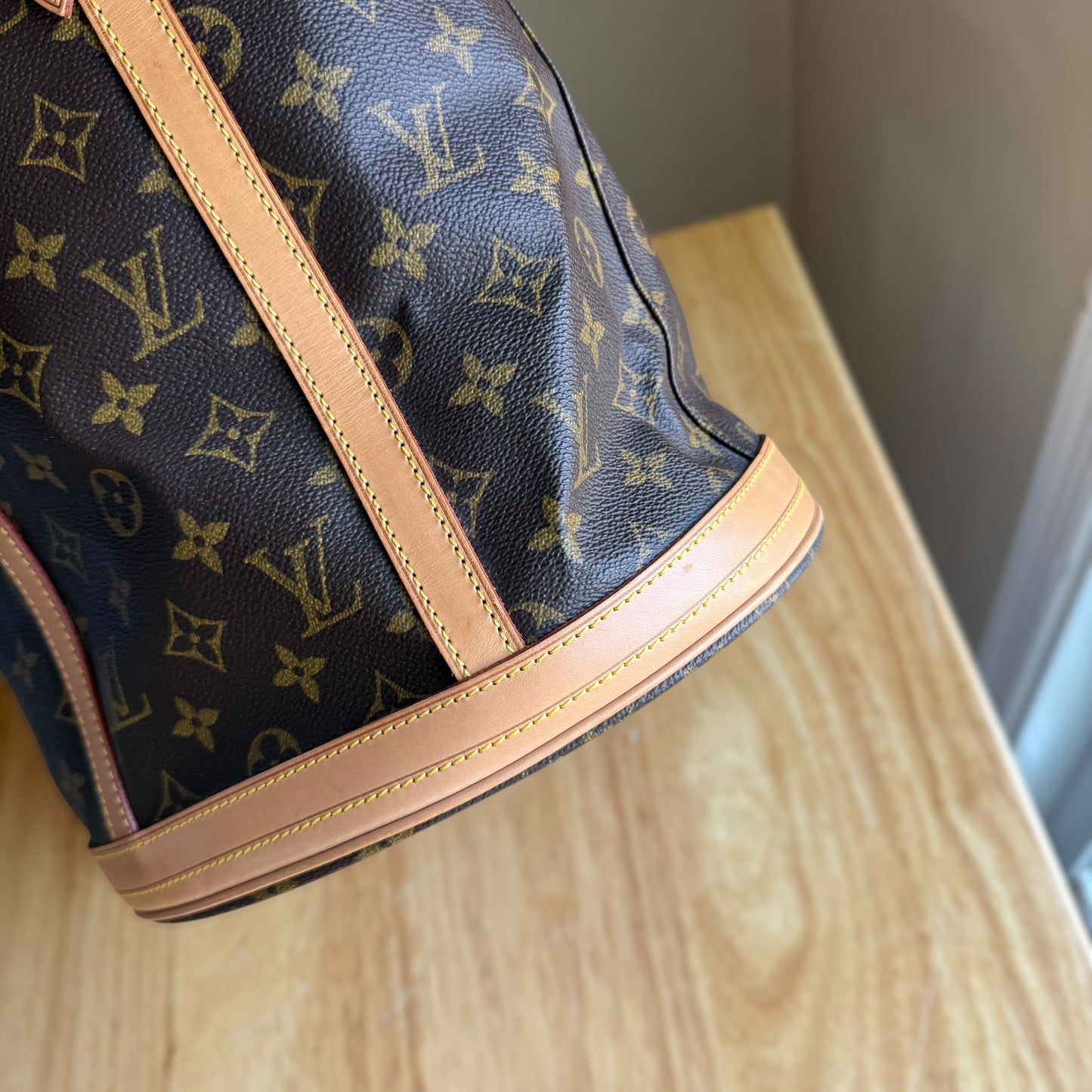Monogram Bucket GM w/ Pouch