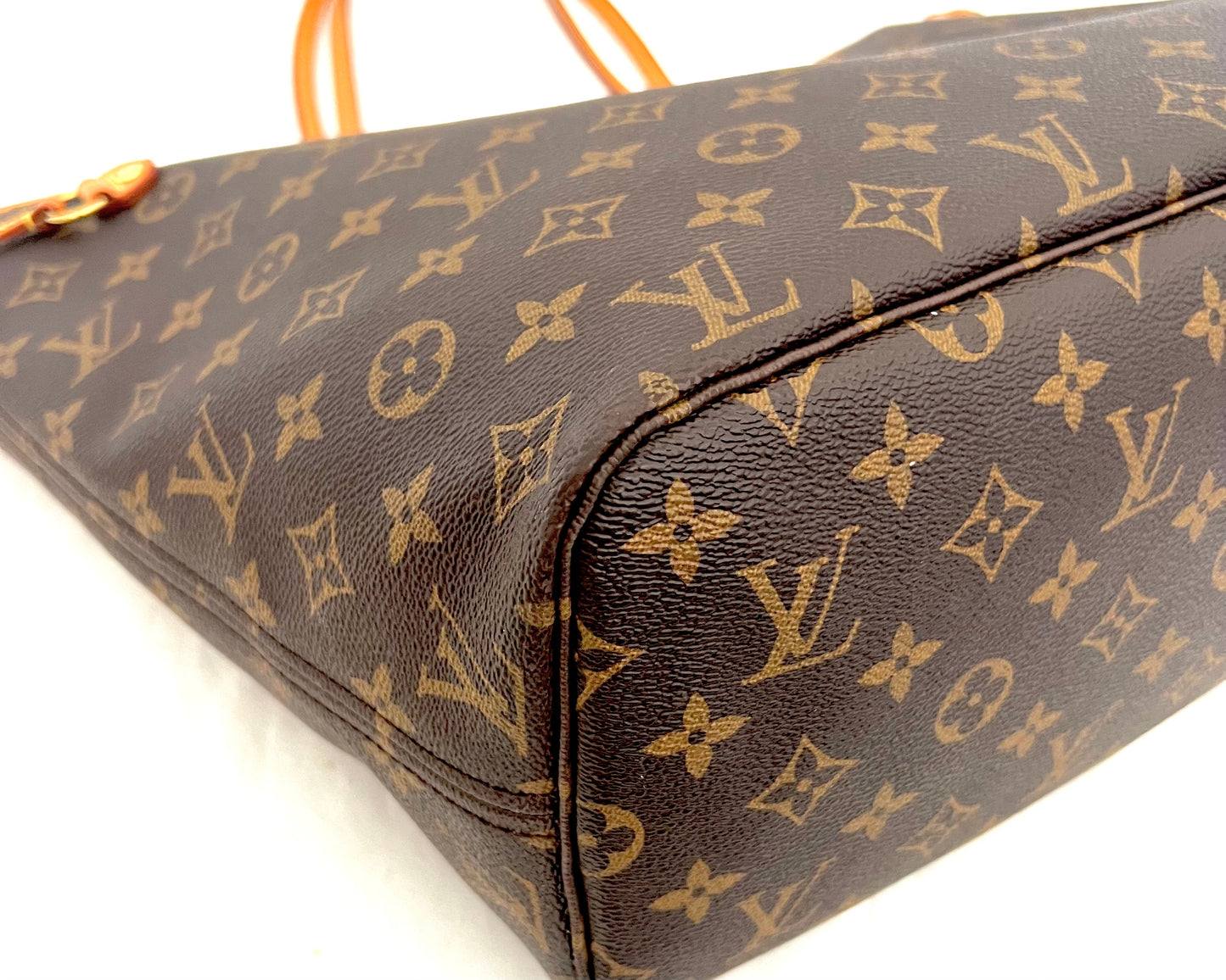 Monogram Neverfull MM (Pivione Interior)