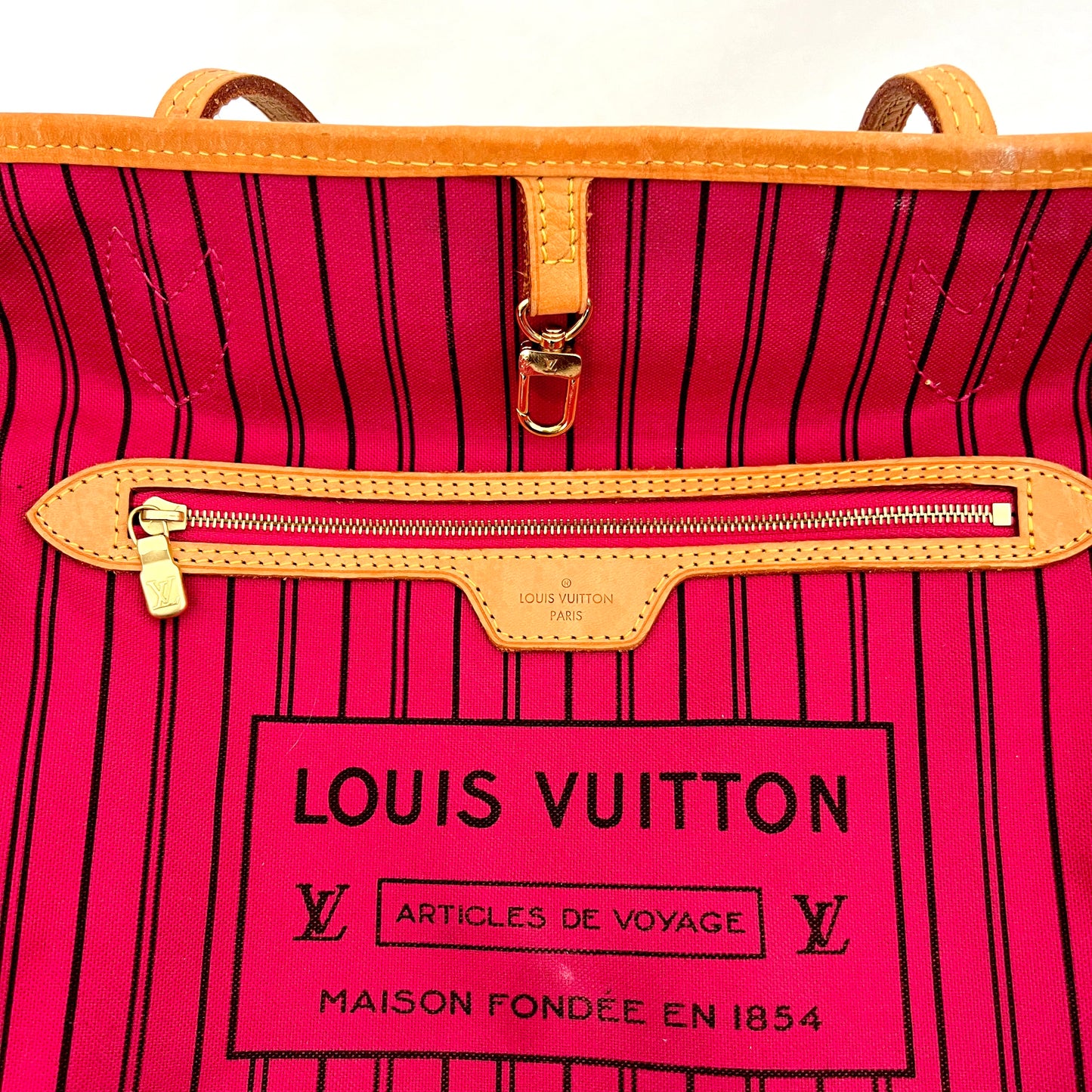 Monogram Neverfull MM (Pivione Interior)