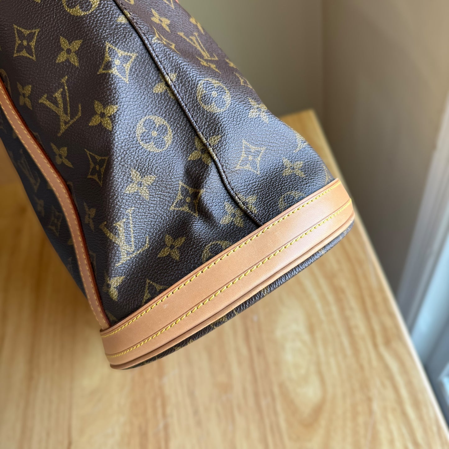 Monogram Bucket GM w/ Pouch
