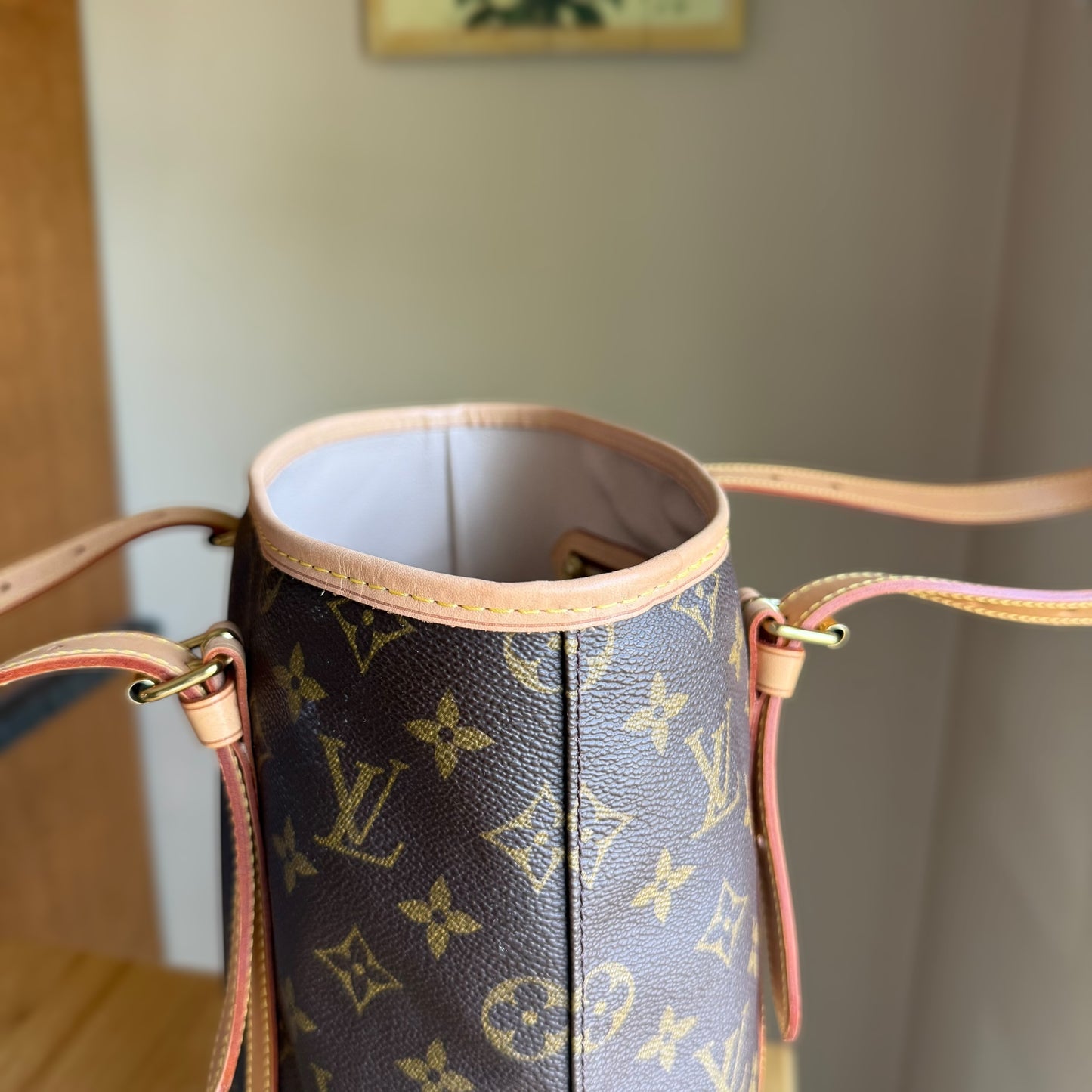 Monogram Bucket GM w/ Pouch
