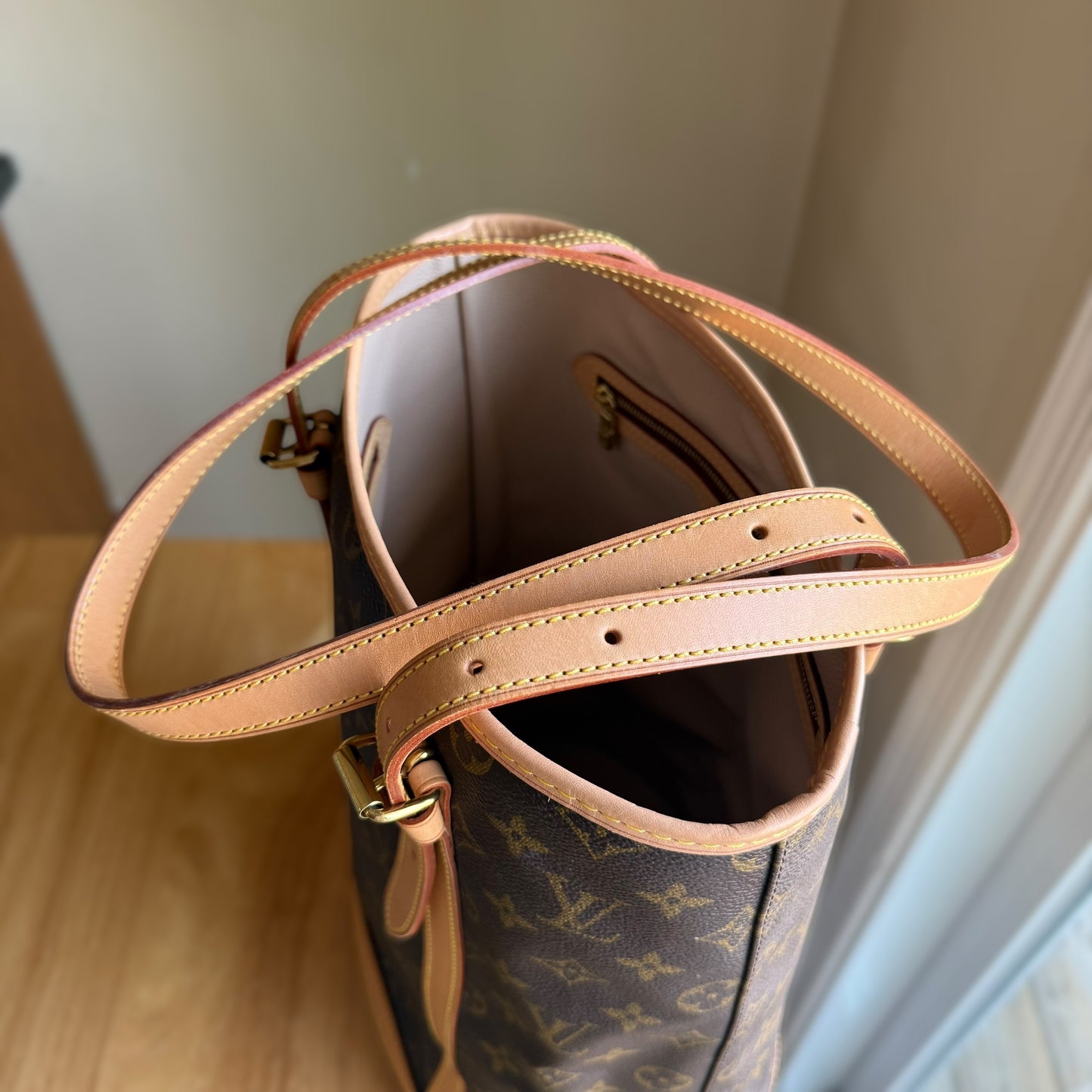 Monogram Bucket GM w/ Pouch