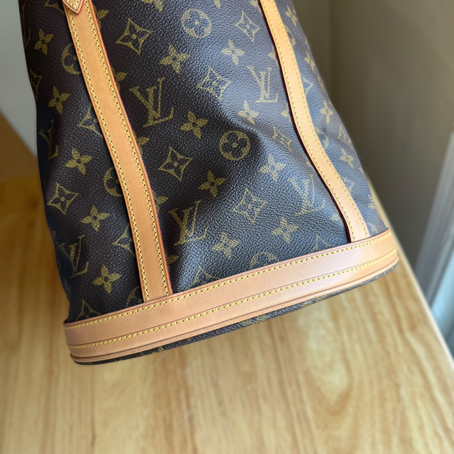 Monogram Bucket GM w/ Pouch