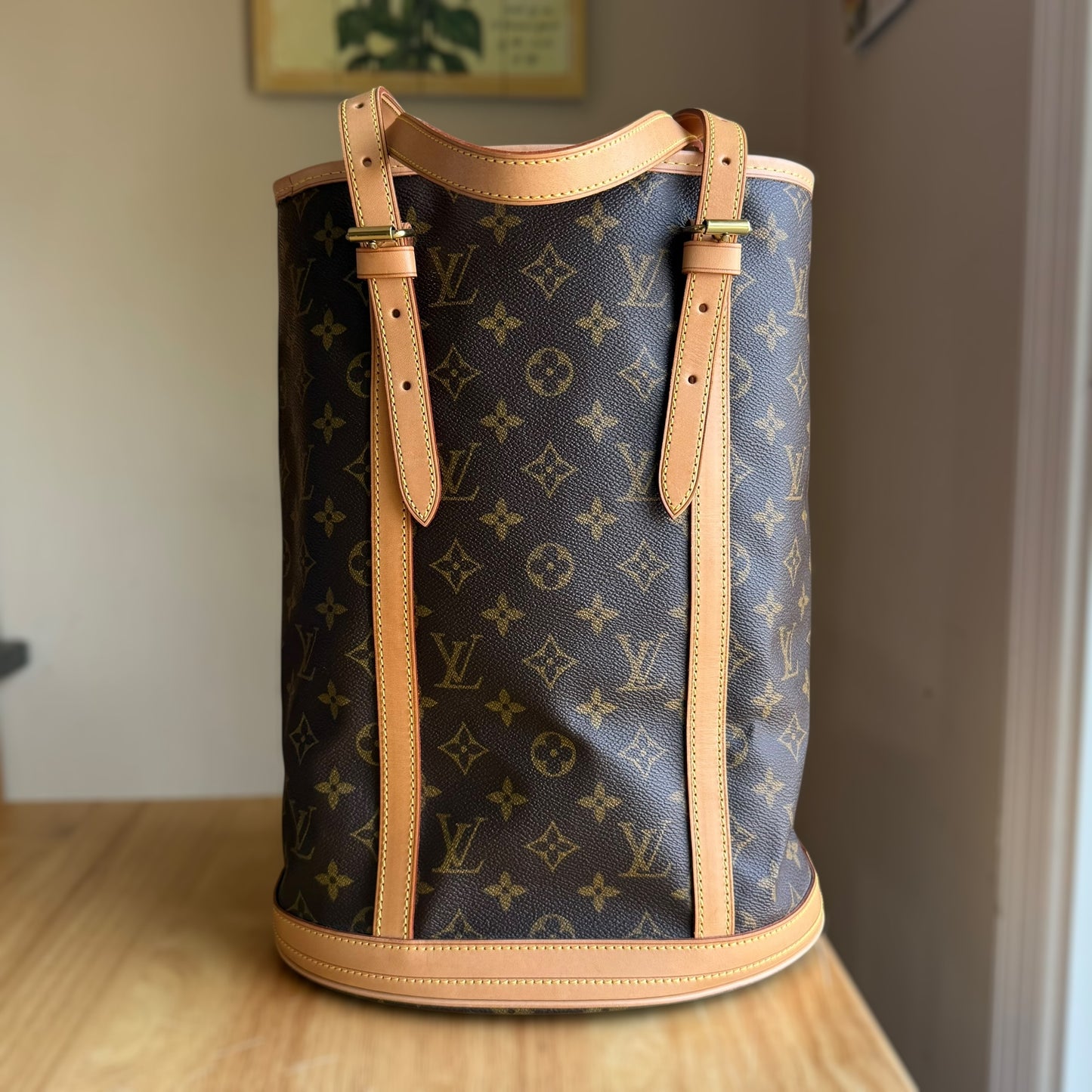 Monogram Bucket GM w/ Pouch