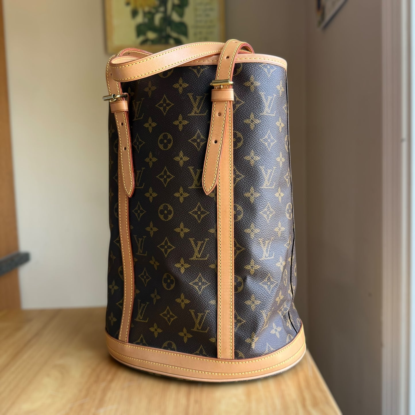 Monogram Bucket GM w/ Pouch