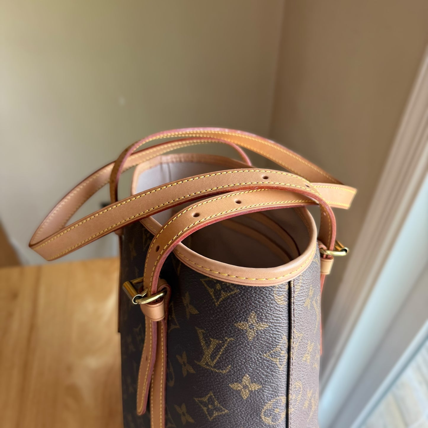 Monogram Bucket GM w/ Pouch