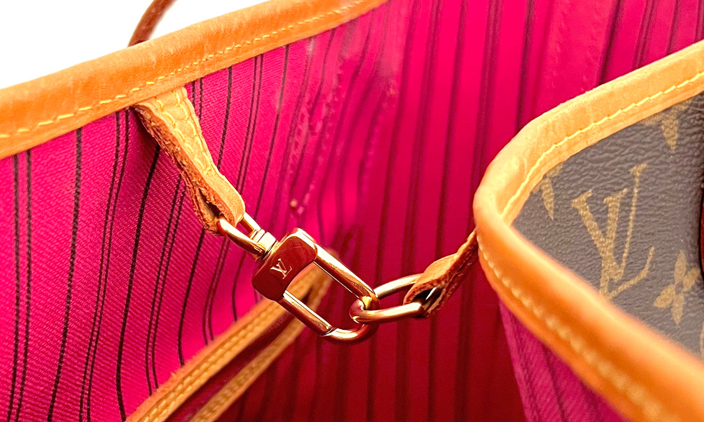 Monogram Neverfull MM (Pivione Interior)