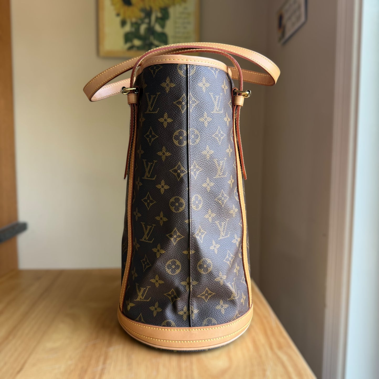 Monogram Bucket GM w/ Pouch
