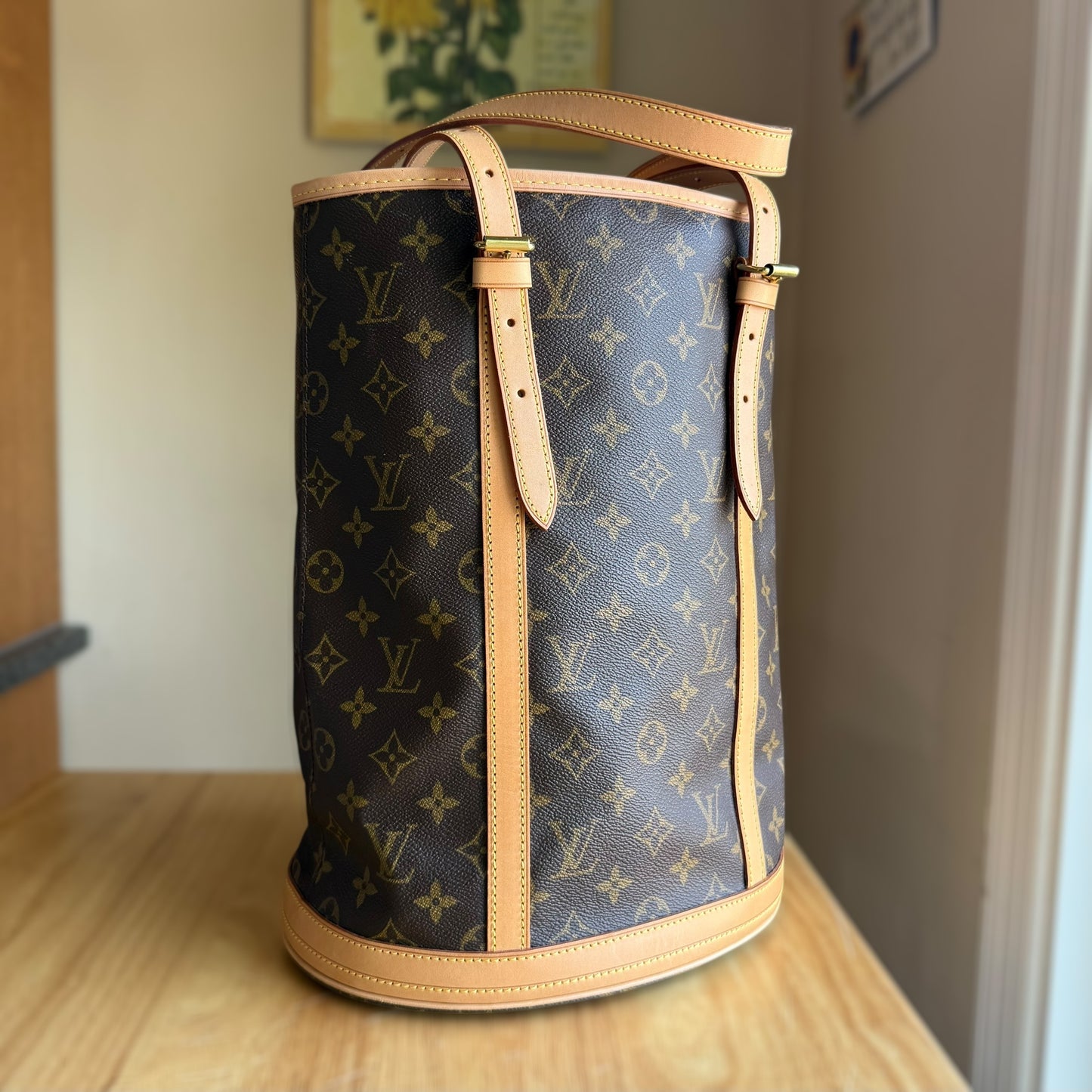 Monogram Bucket GM w/ Pouch
