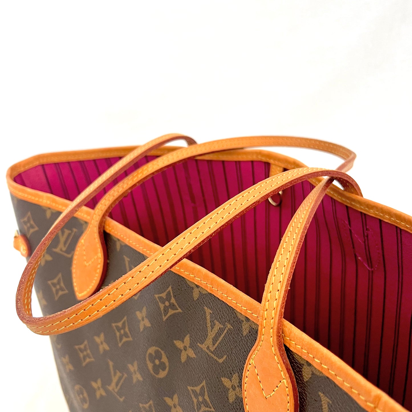 Monogram Neverfull MM (Pivione Interior)