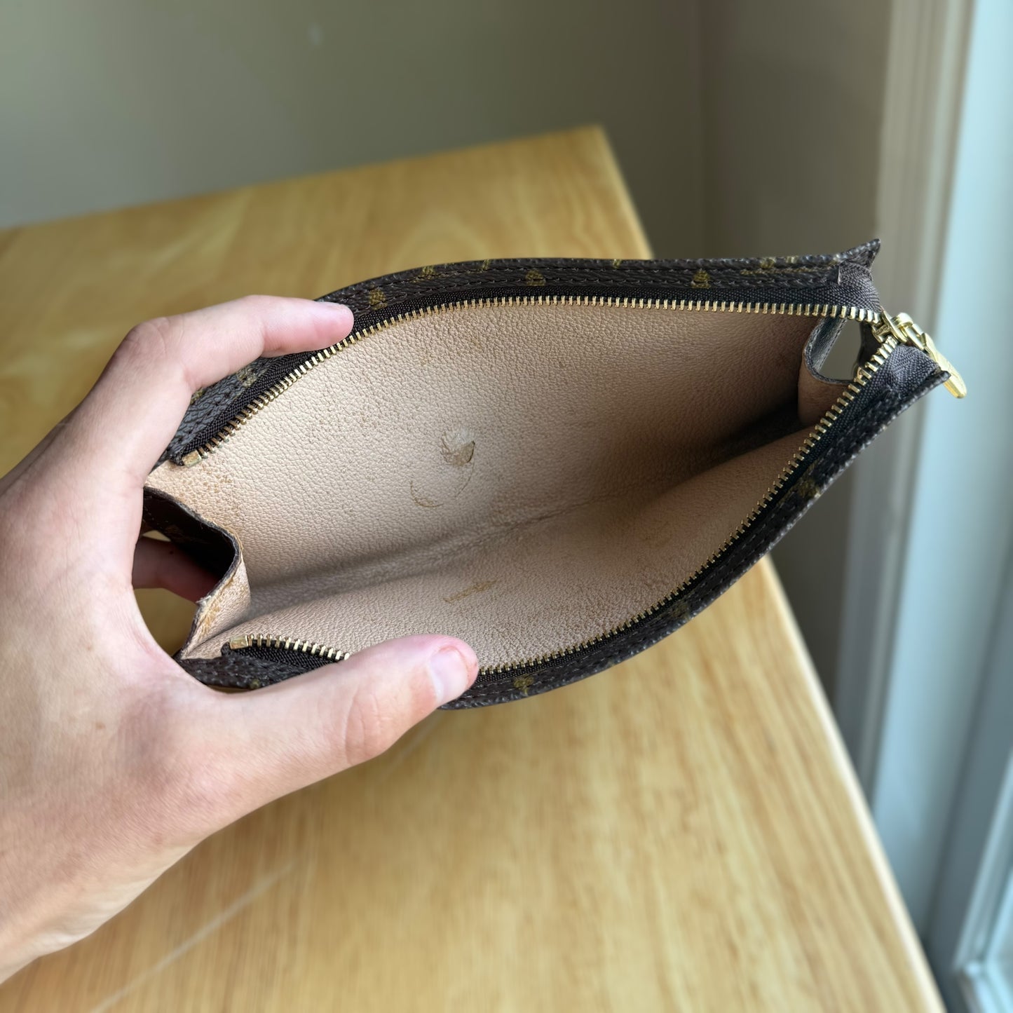Monogram Bucket GM w/ Pouch