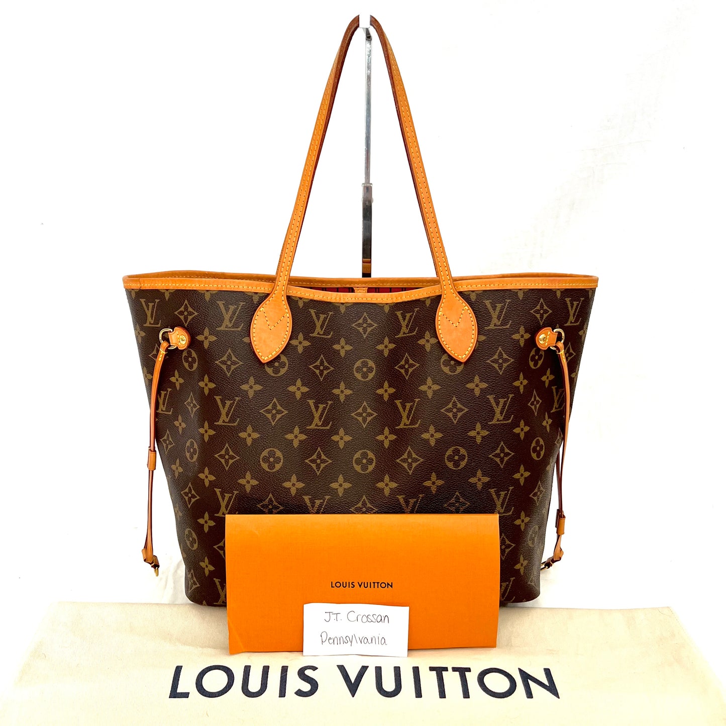 Monogram Neverfull MM (Pivione Interior)