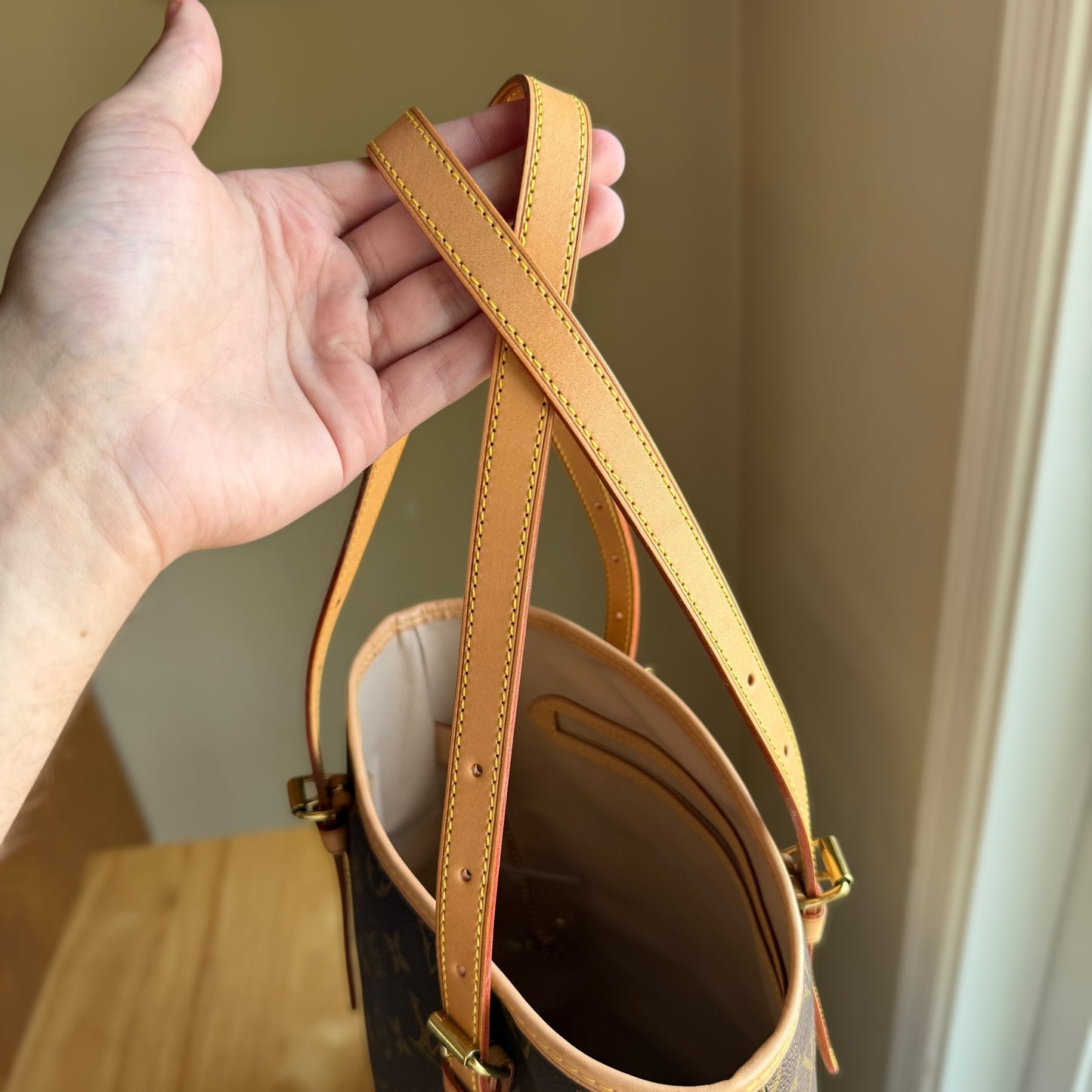 Monogram Bucket GM w/ Pouch