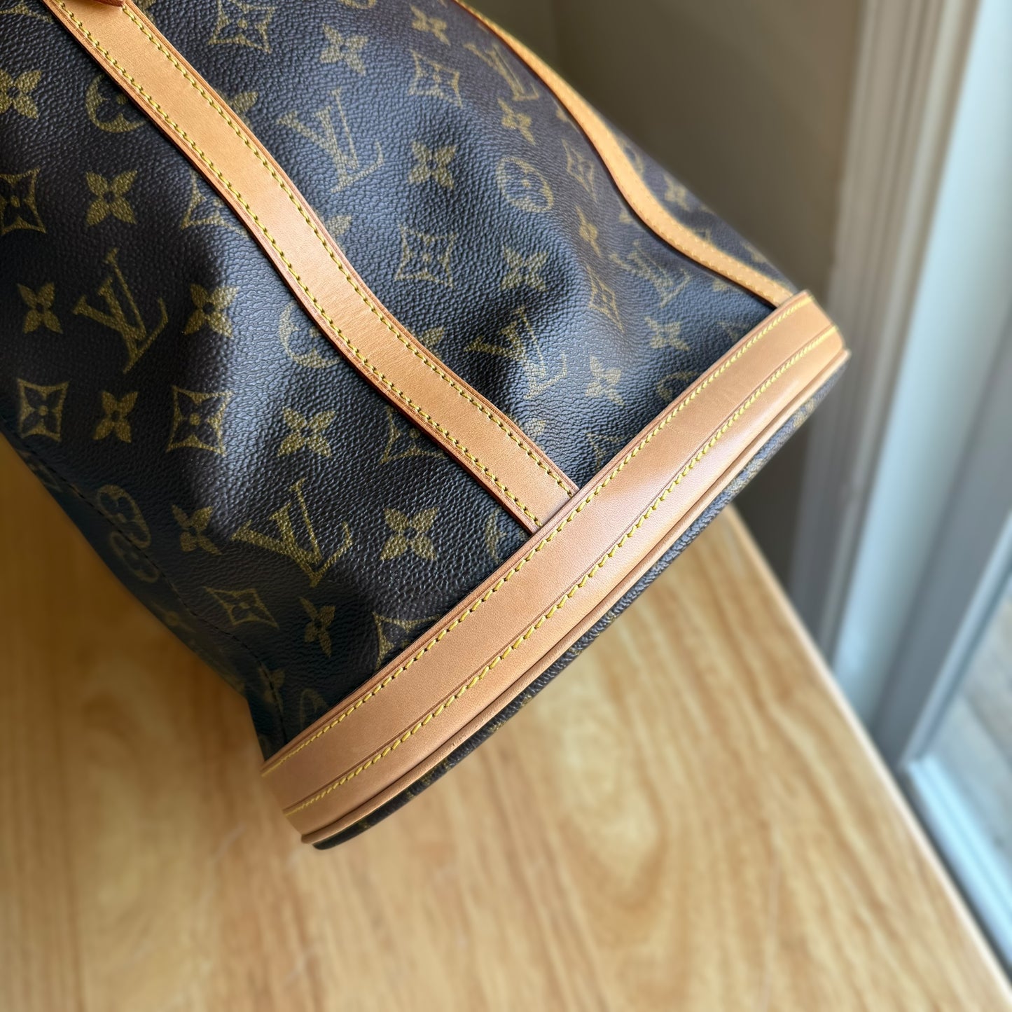 Monogram Bucket GM w/ Pouch
