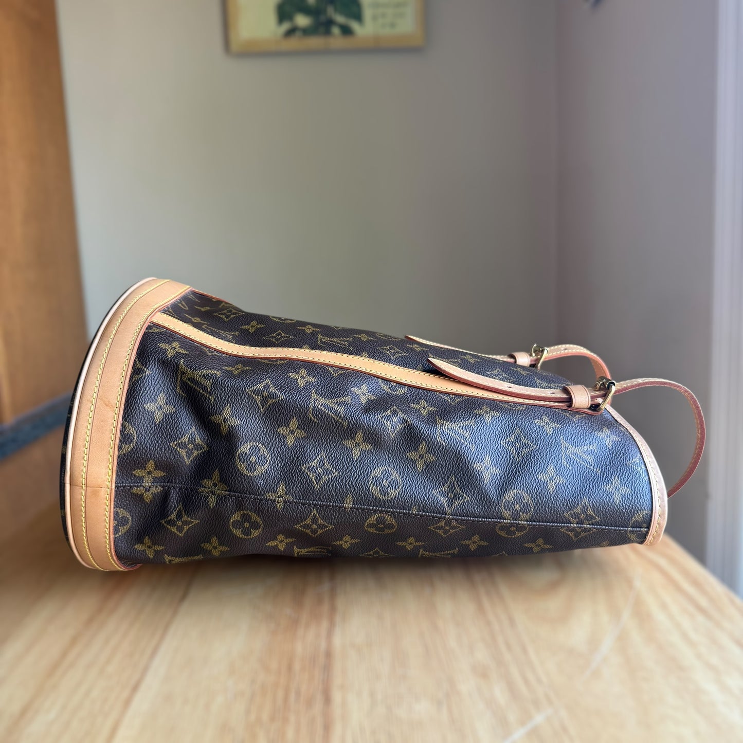 Monogram Bucket GM w/ Pouch