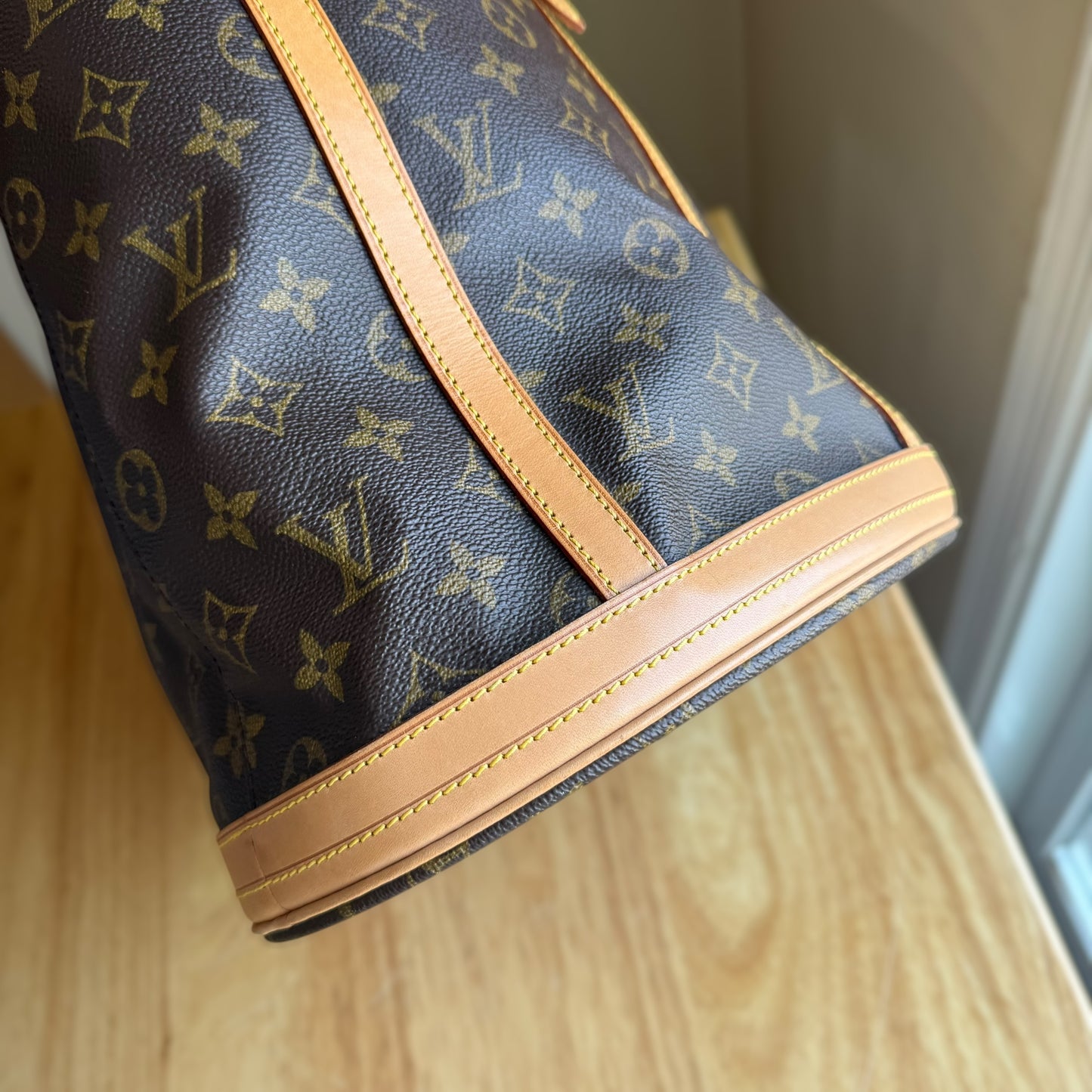 Monogram Bucket GM w/ Pouch
