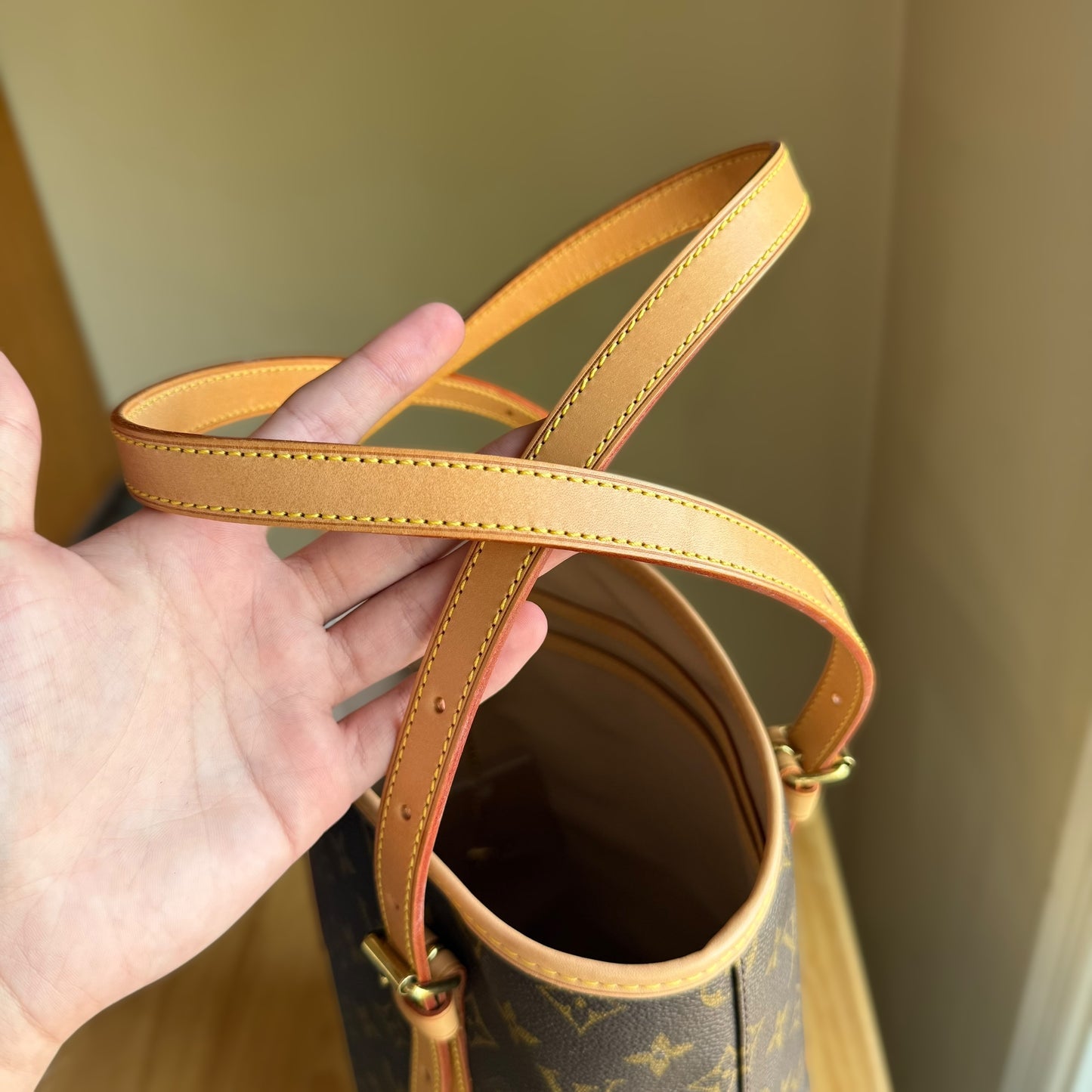 Monogram Bucket GM w/ Pouch
