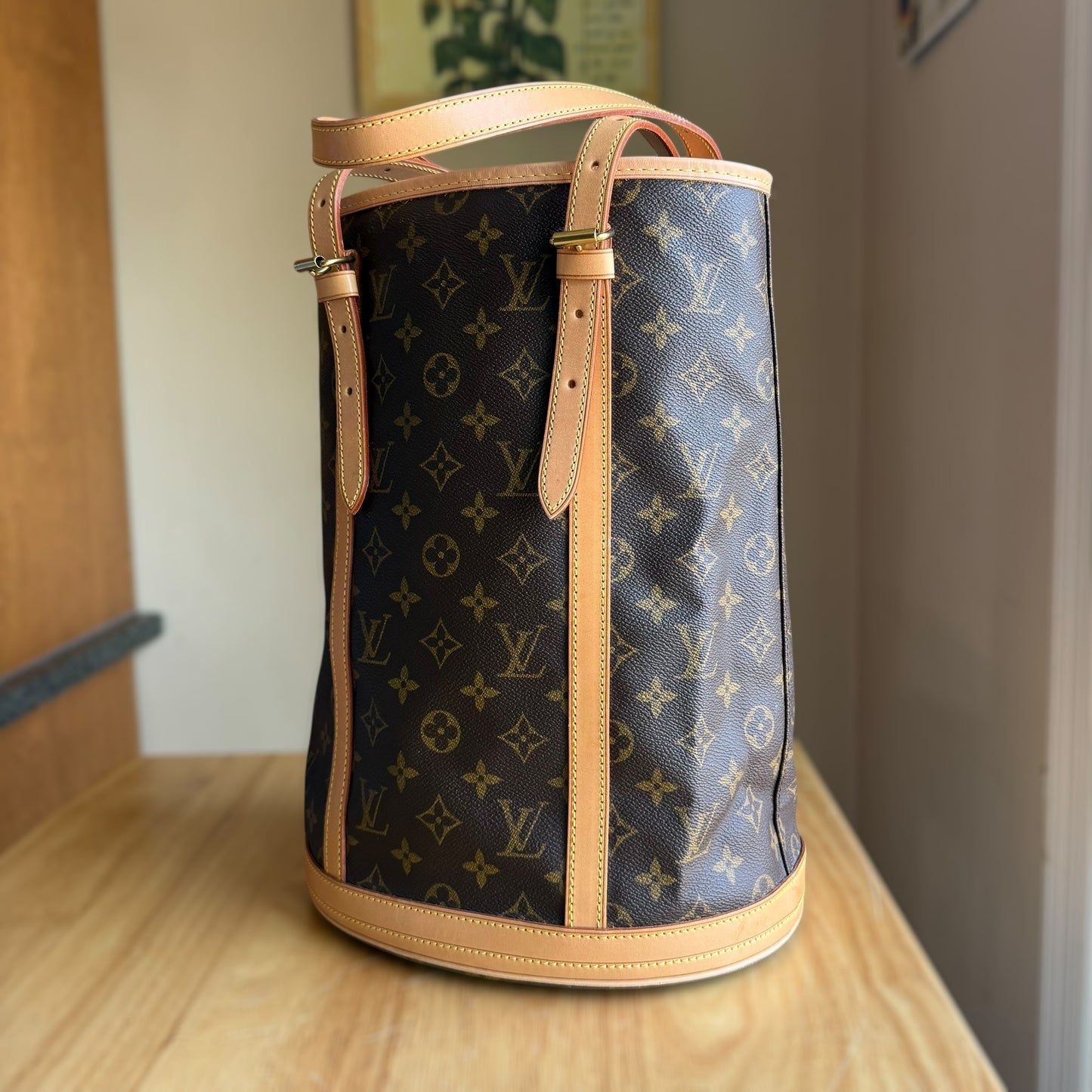 Monogram Bucket GM w/ Pouch