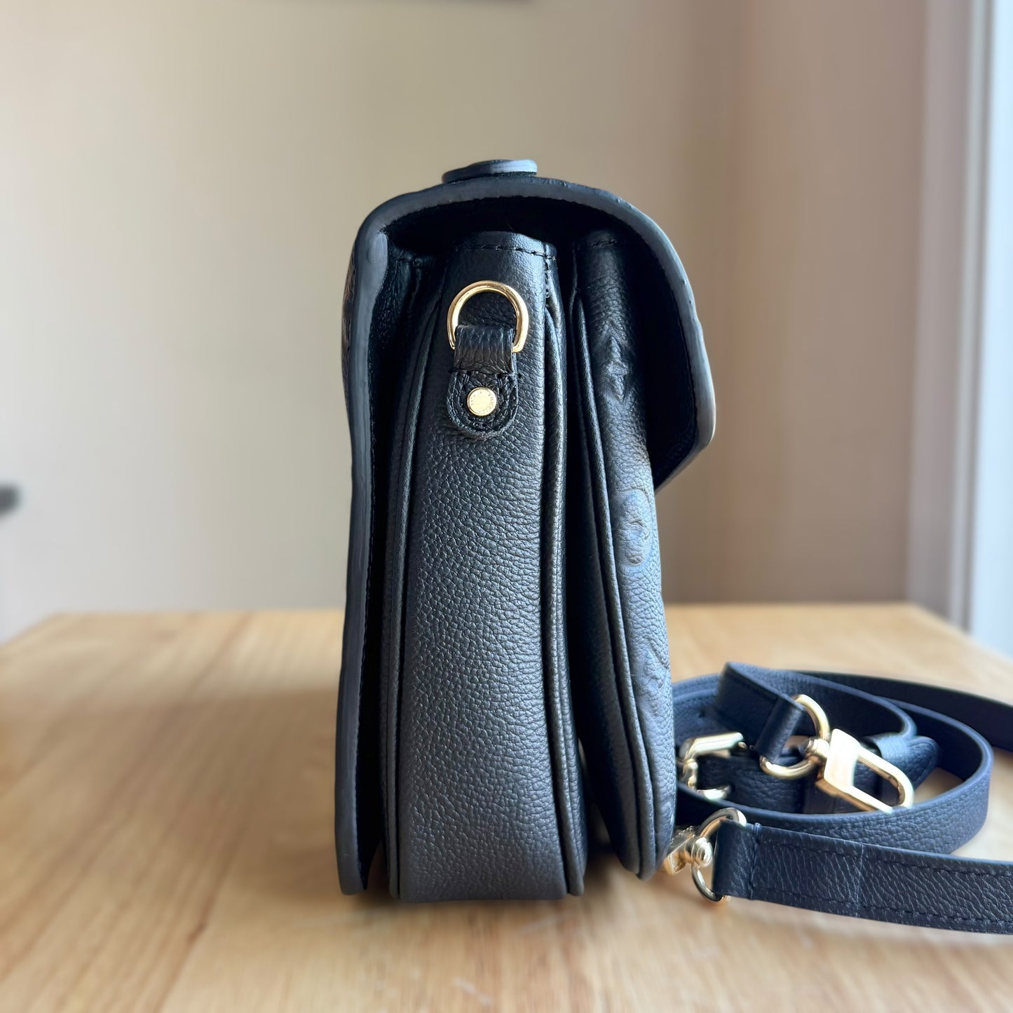 Black Empreinte Pochette Mรฉtis (LIKE NEW)