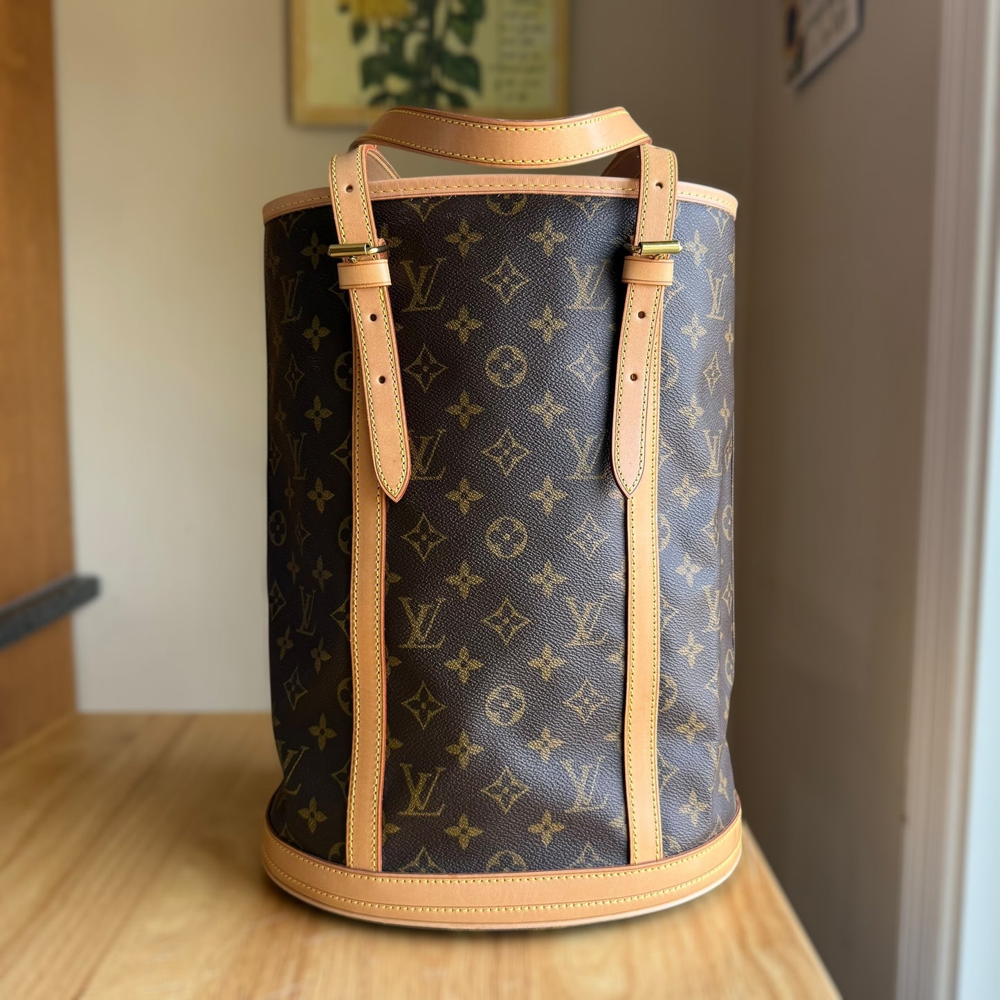 Monogram Bucket GM w/ Pouch