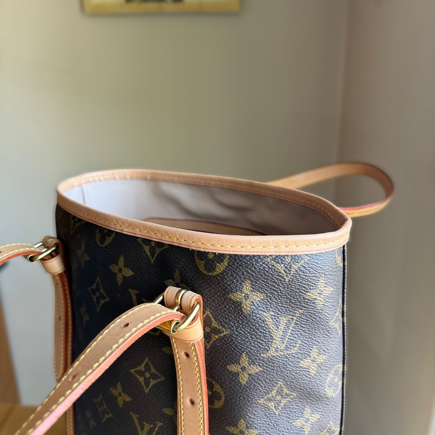Monogram Bucket GM w/ Pouch
