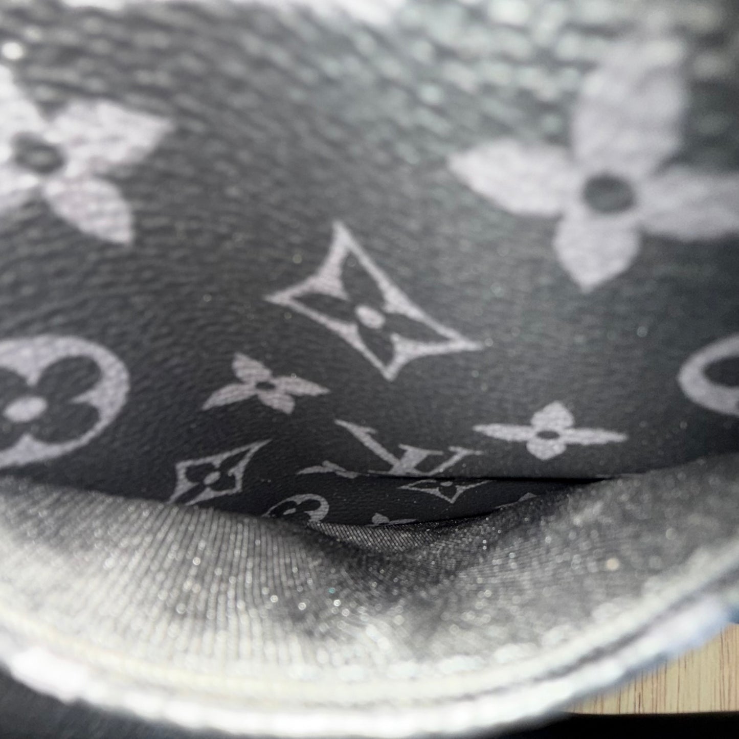 Monogram Eclipse Porte Documents Voyage PM