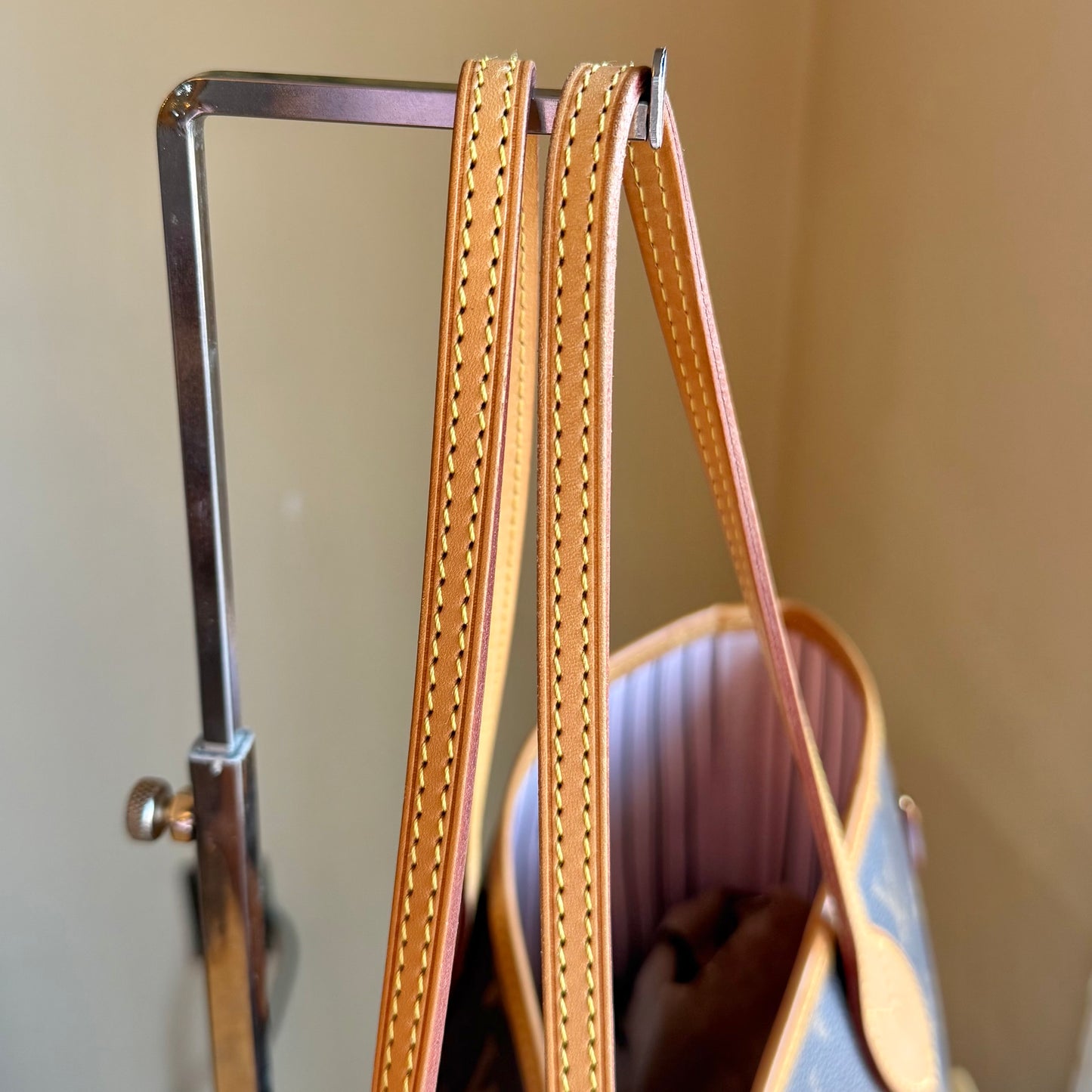 Monogram Neverfull MM - Rose Ballerine Interior