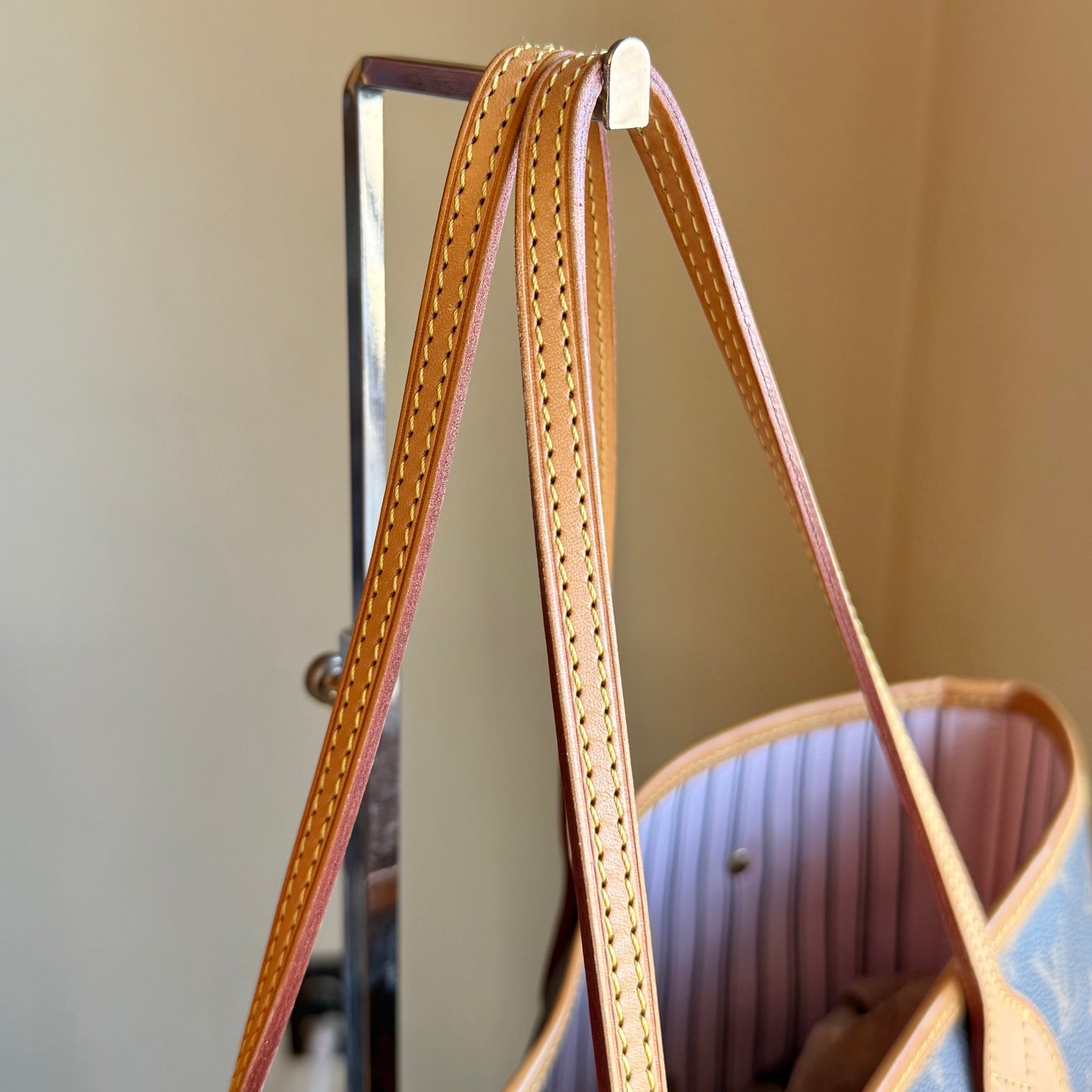 Monogram Neverfull MM - Rose Ballerine Interior