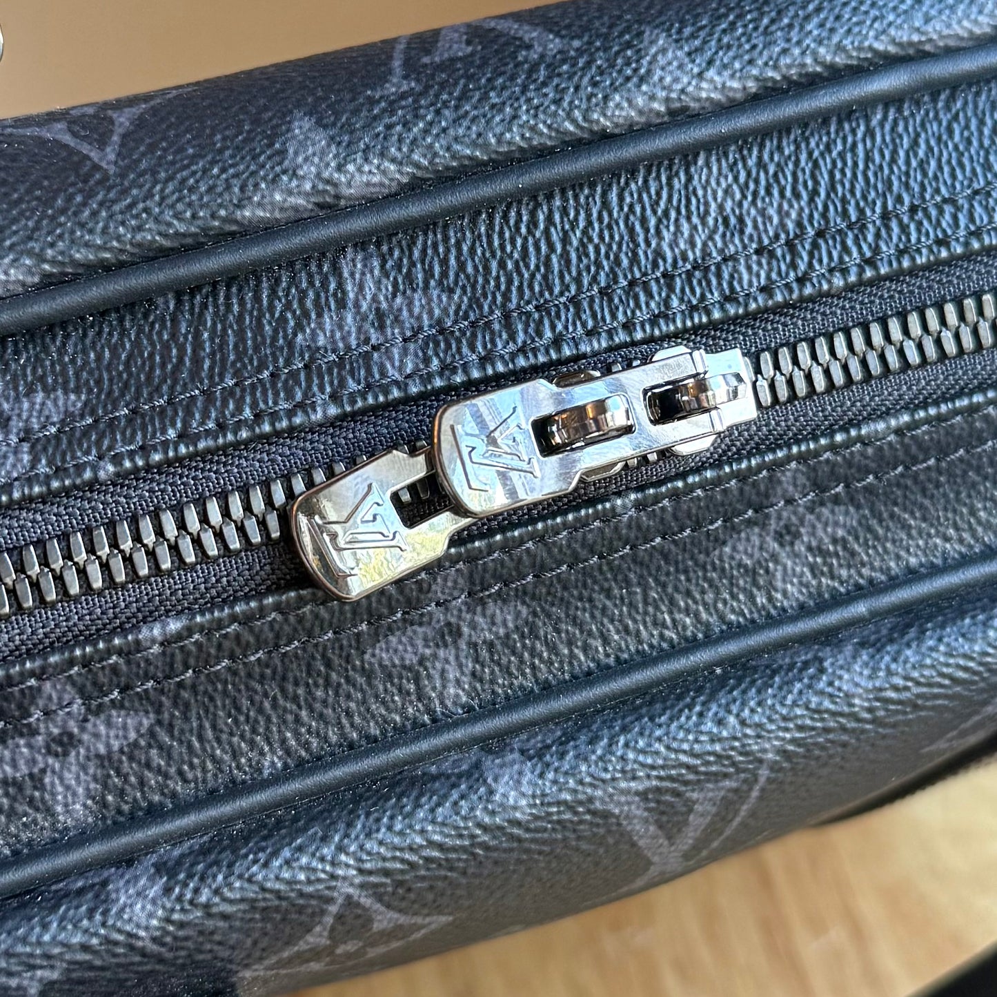 Monogram Eclipse Porte Documents Voyage PM