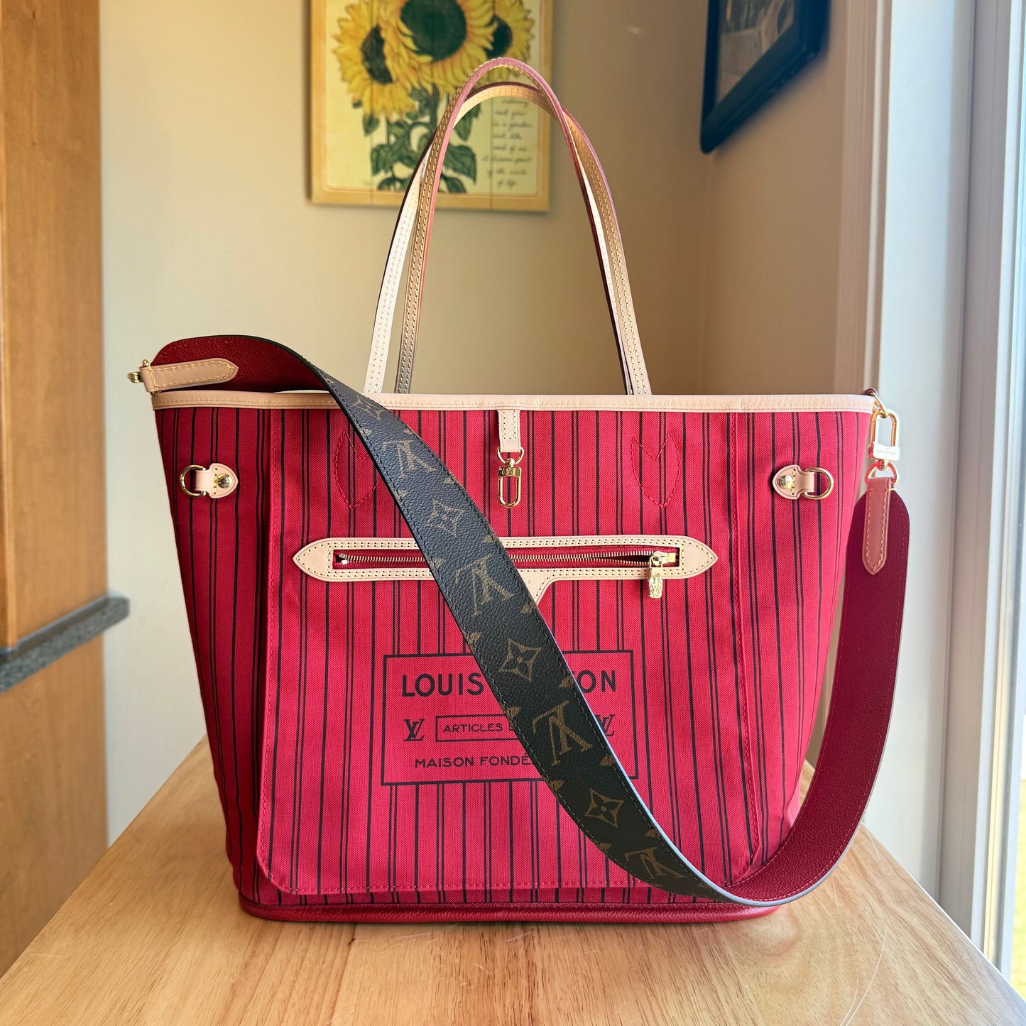Monogram Neverfull Bandouliere Inside Out MM - Rogue Sari Interior