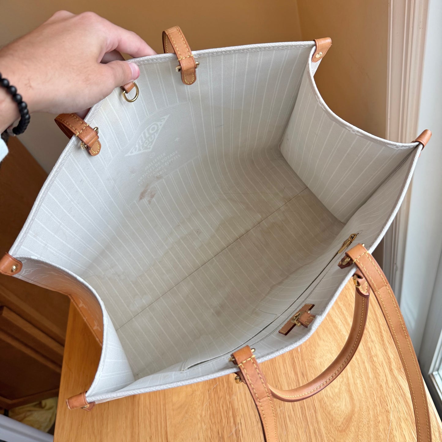 Giant Monogram On The Go GM - By The Pool Collection (Brume)