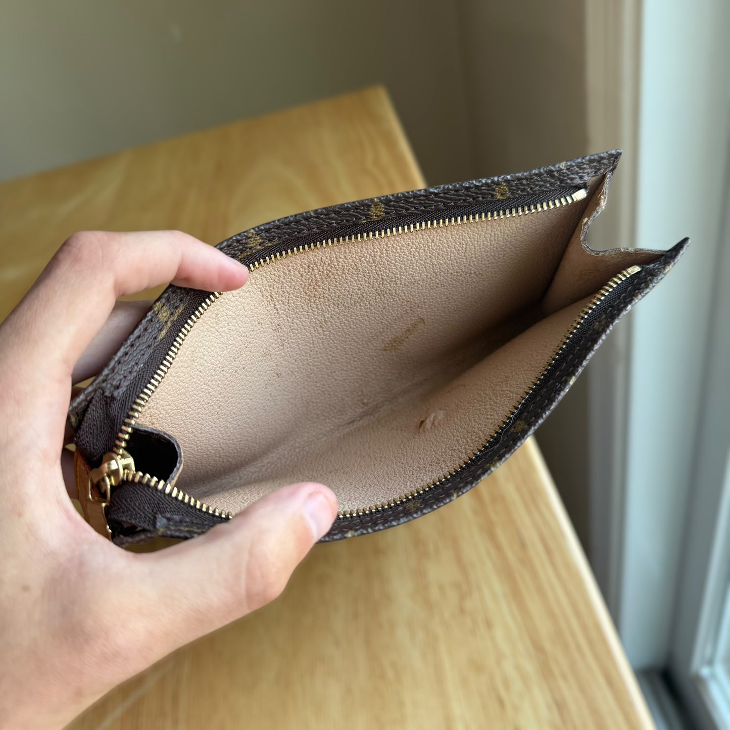 Monogram Bucket GM w/ Pouch