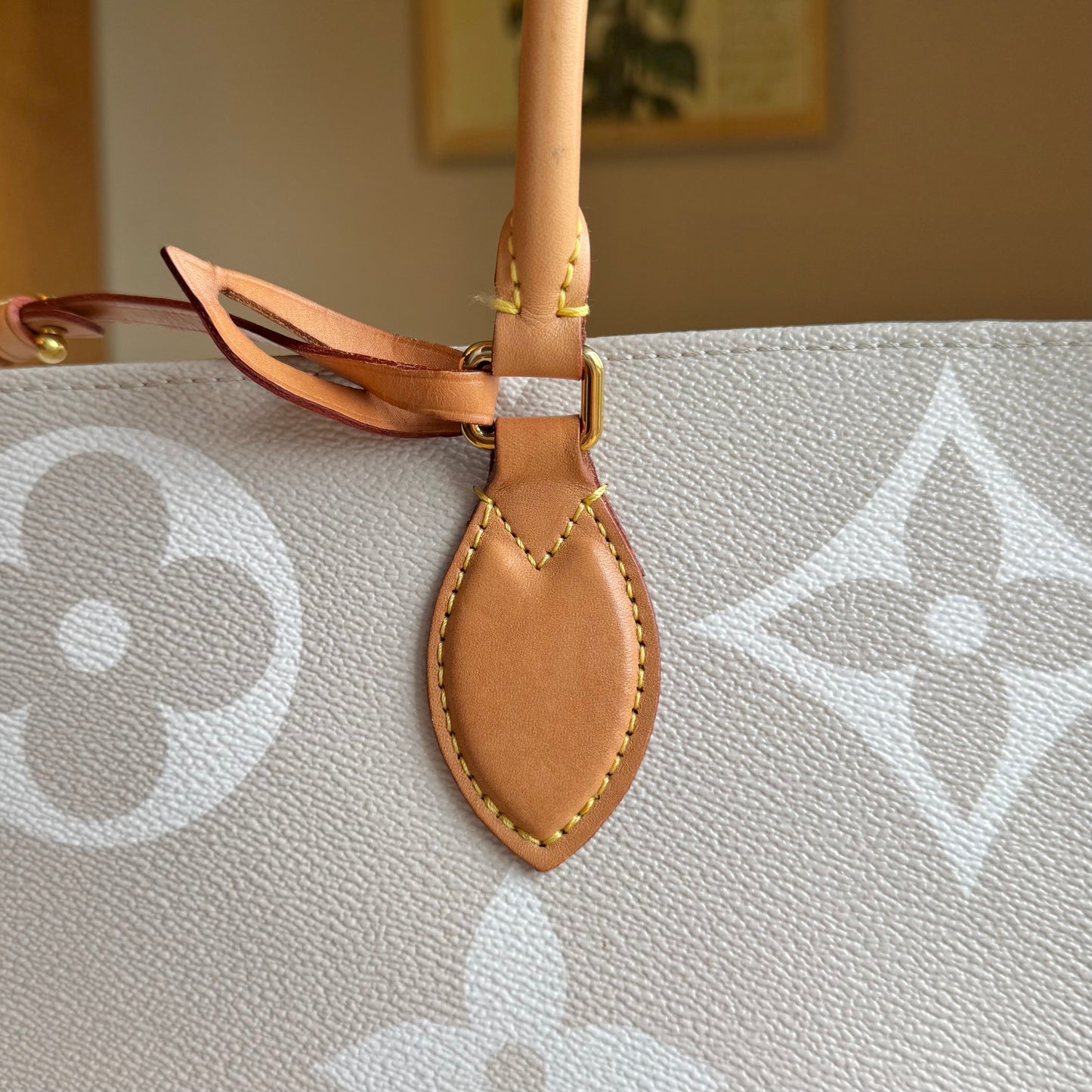 Giant Monogram On The Go GM - By The Pool Collection (Brume)