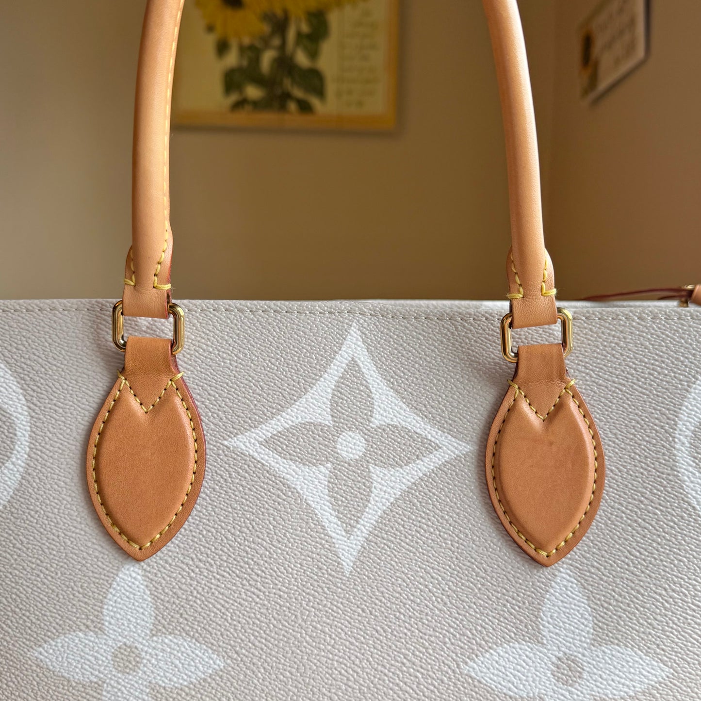 Giant Monogram On The Go GM - By The Pool Collection (Brume)