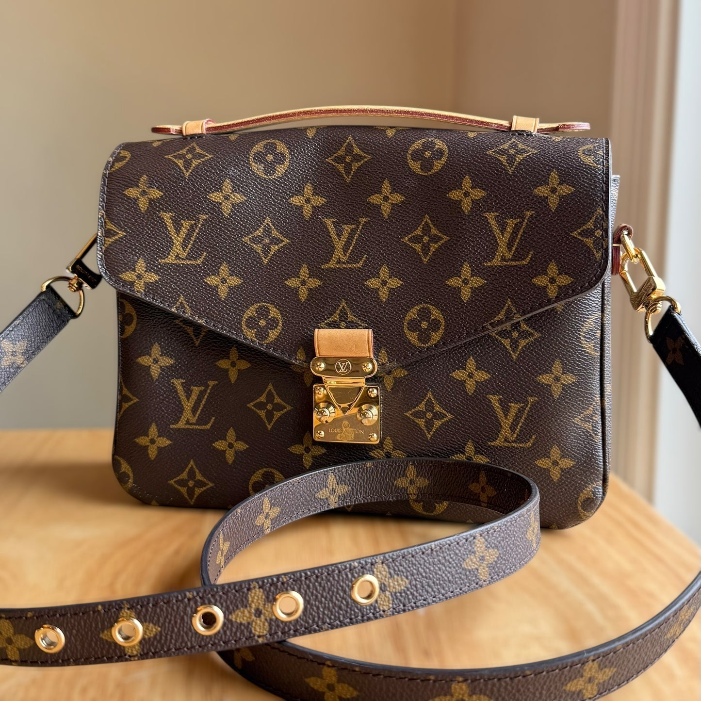 Monogram Pochette Métis