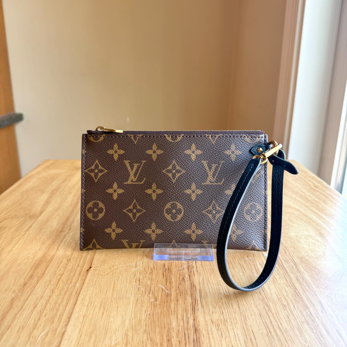 Black Low Key Hobo PM (Brand New)
