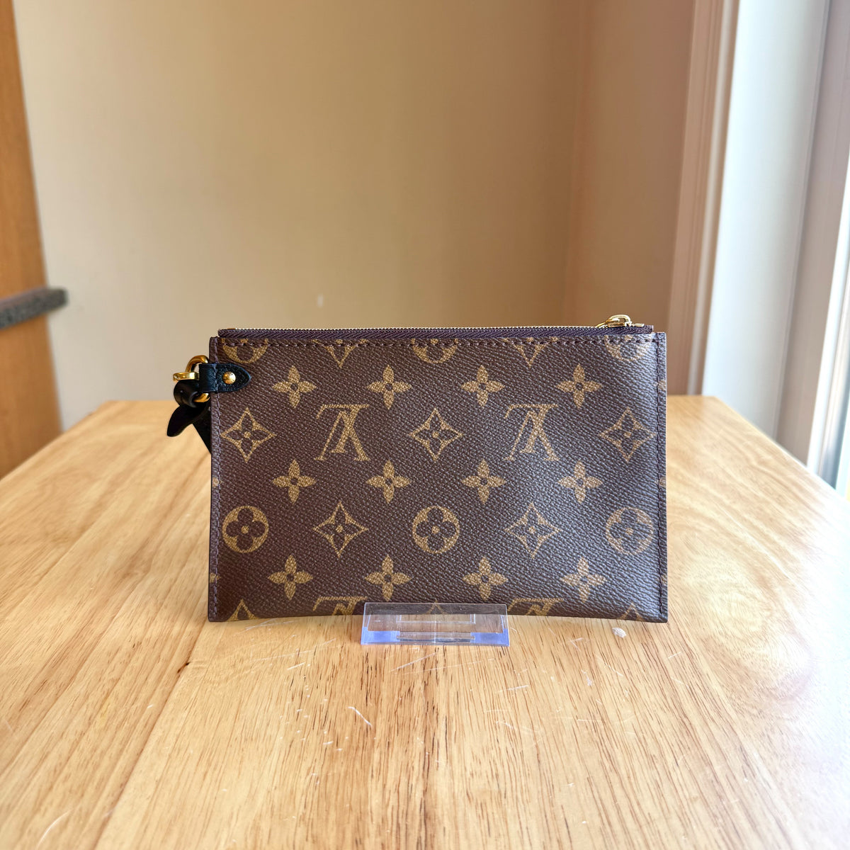Black Low Key Hobo PM (Brand New)