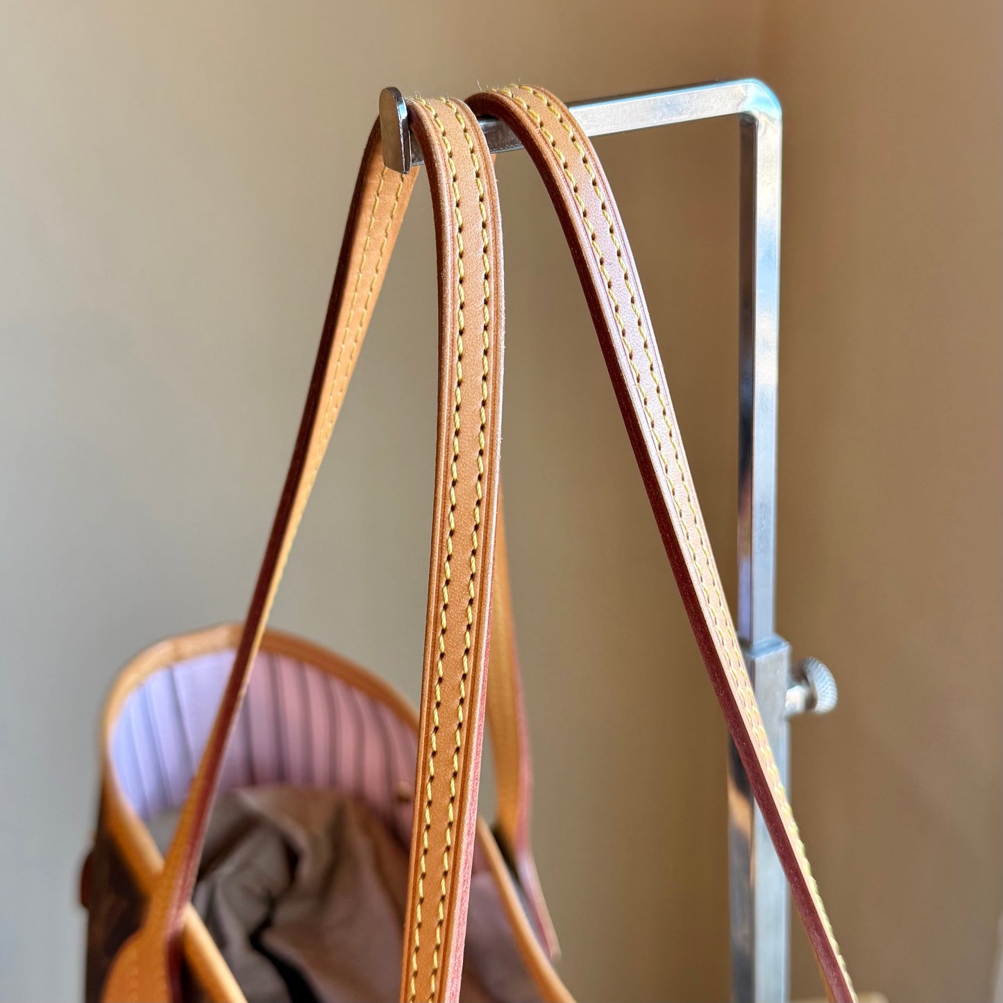 Monogram Neverfull MM - Rose Ballerine Interior