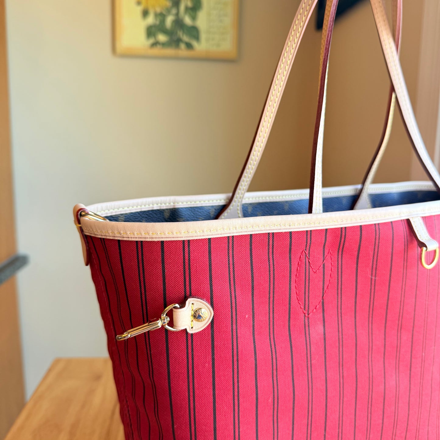 Monogram Neverfull Bandouliere Inside Out MM - Rogue Sari Interior
