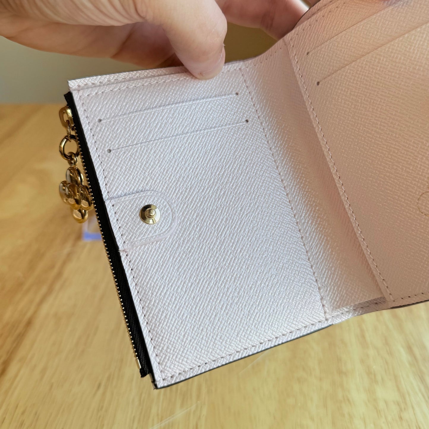 Lisa Wallet ; 2025 Holiday Collection (Brand New)