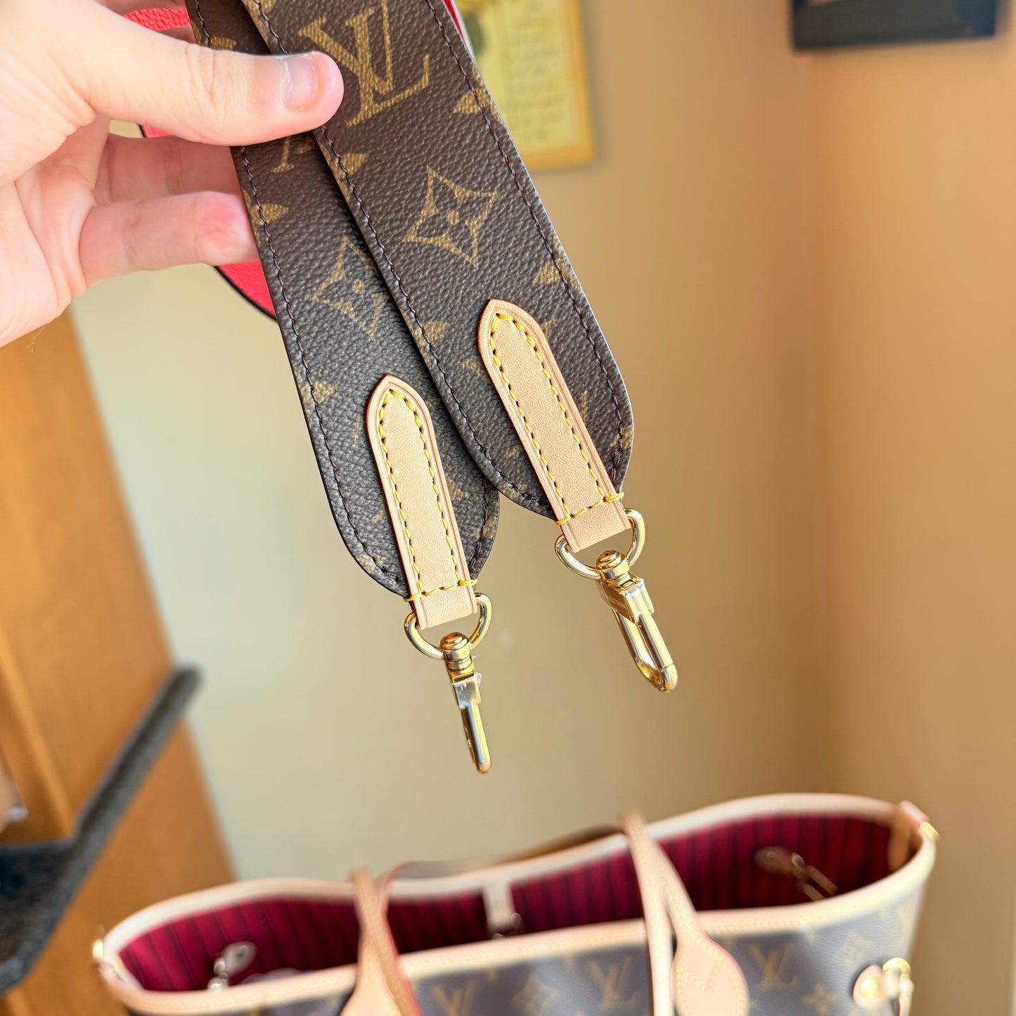 Monogram Neverfull Bandouliere Inside Out MM - Rogue Sari Interior