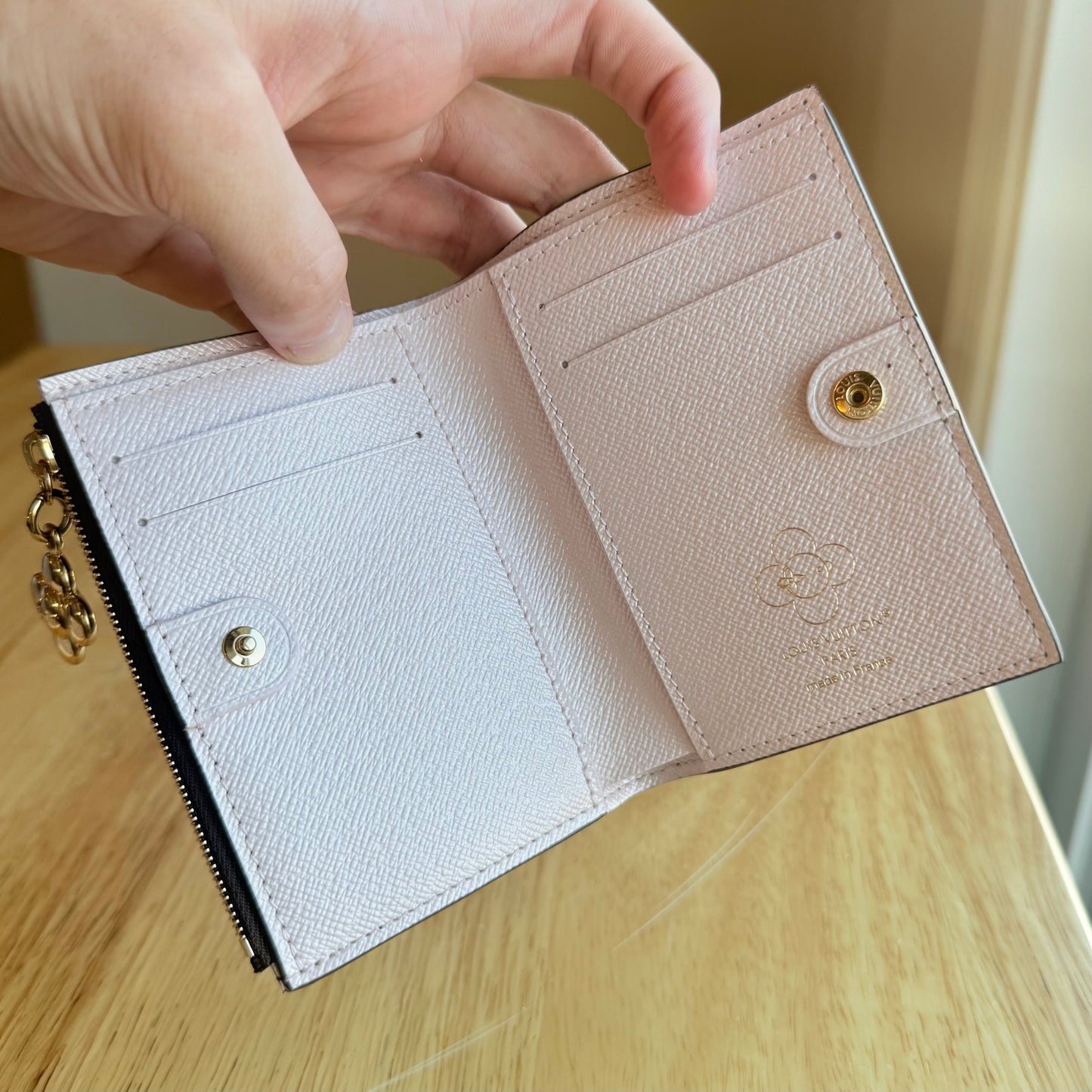 Lisa Wallet ; 2025 Holiday Collection (Brand New)