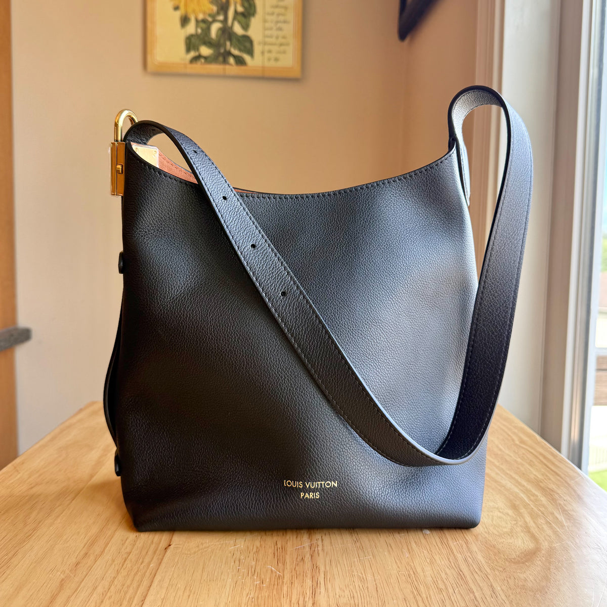 Black Low Key Hobo PM (Brand New)
