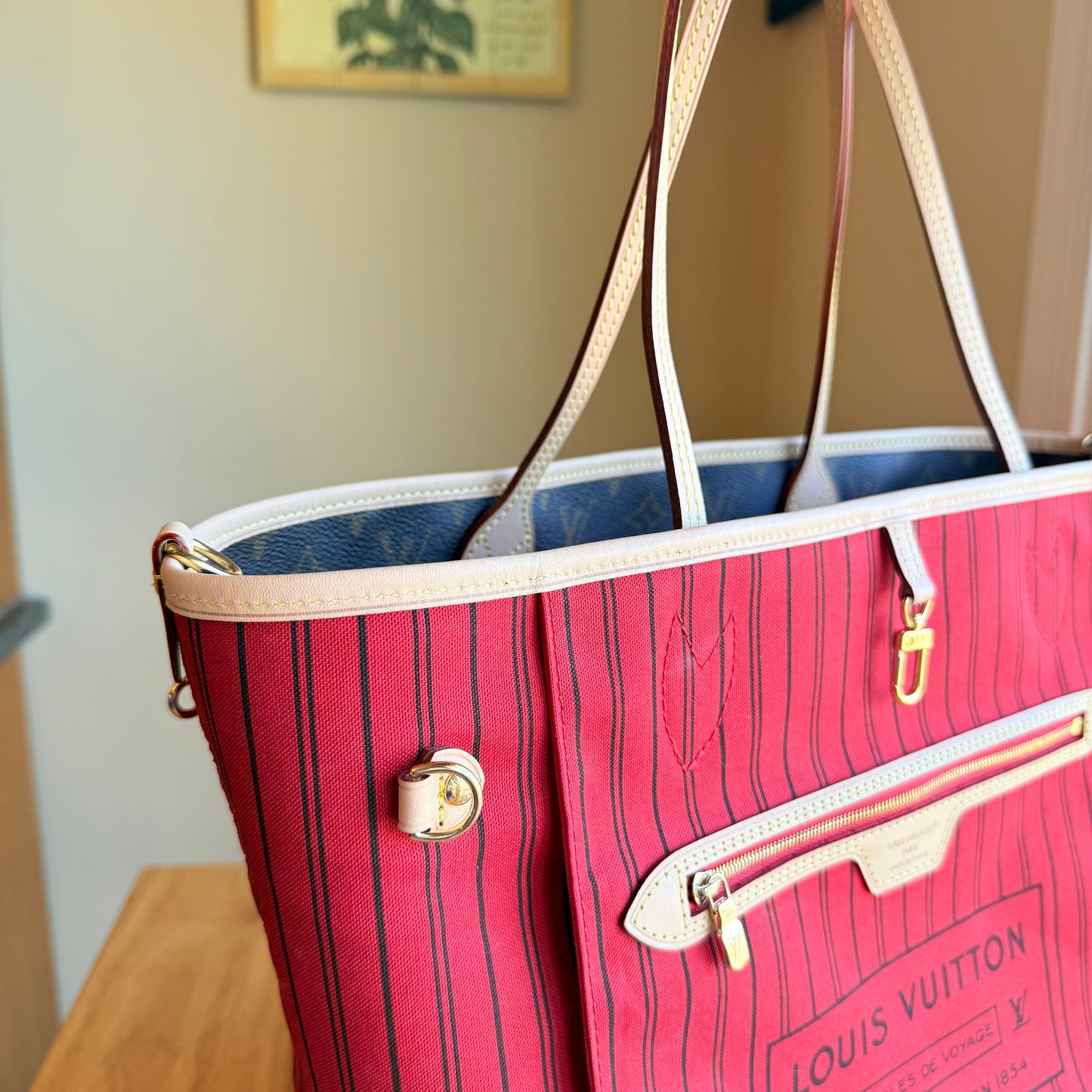 Monogram Neverfull Bandouliere Inside Out MM - Rogue Sari Interior