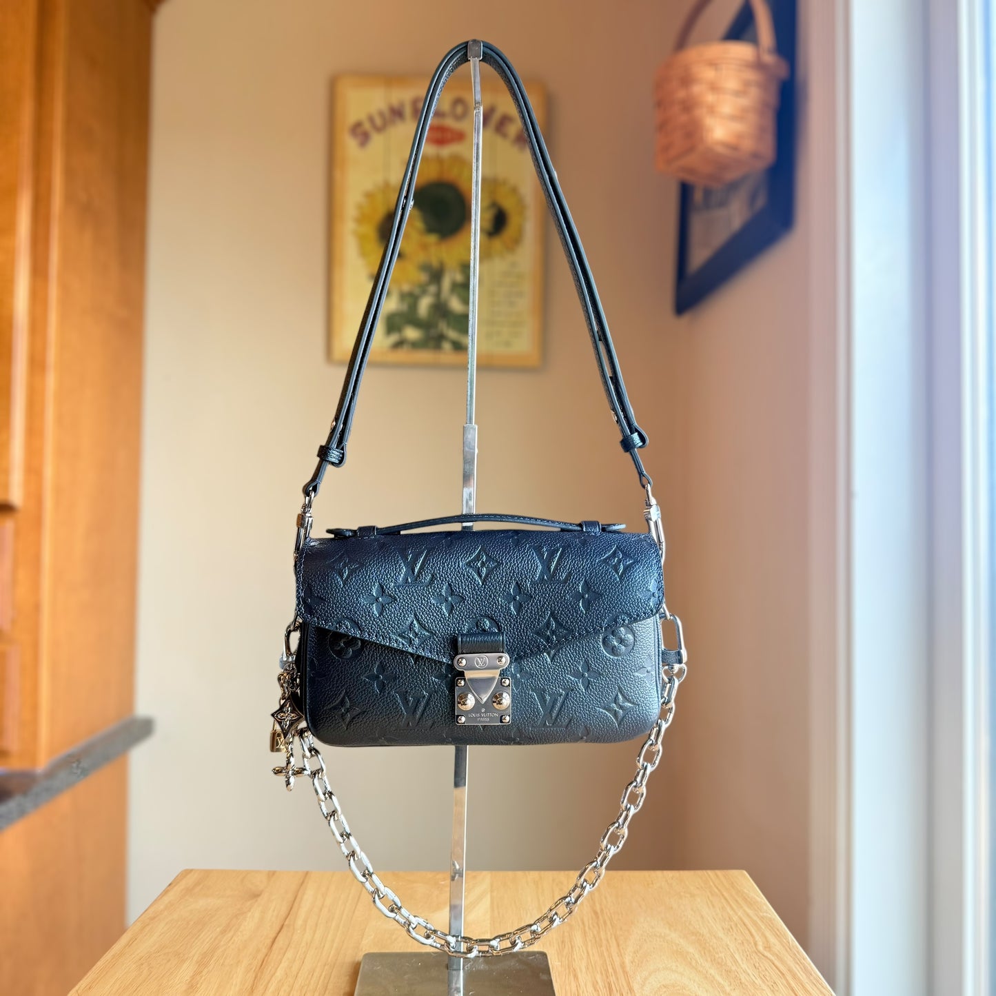 Shimmery Ink East West Métis (Brand New)