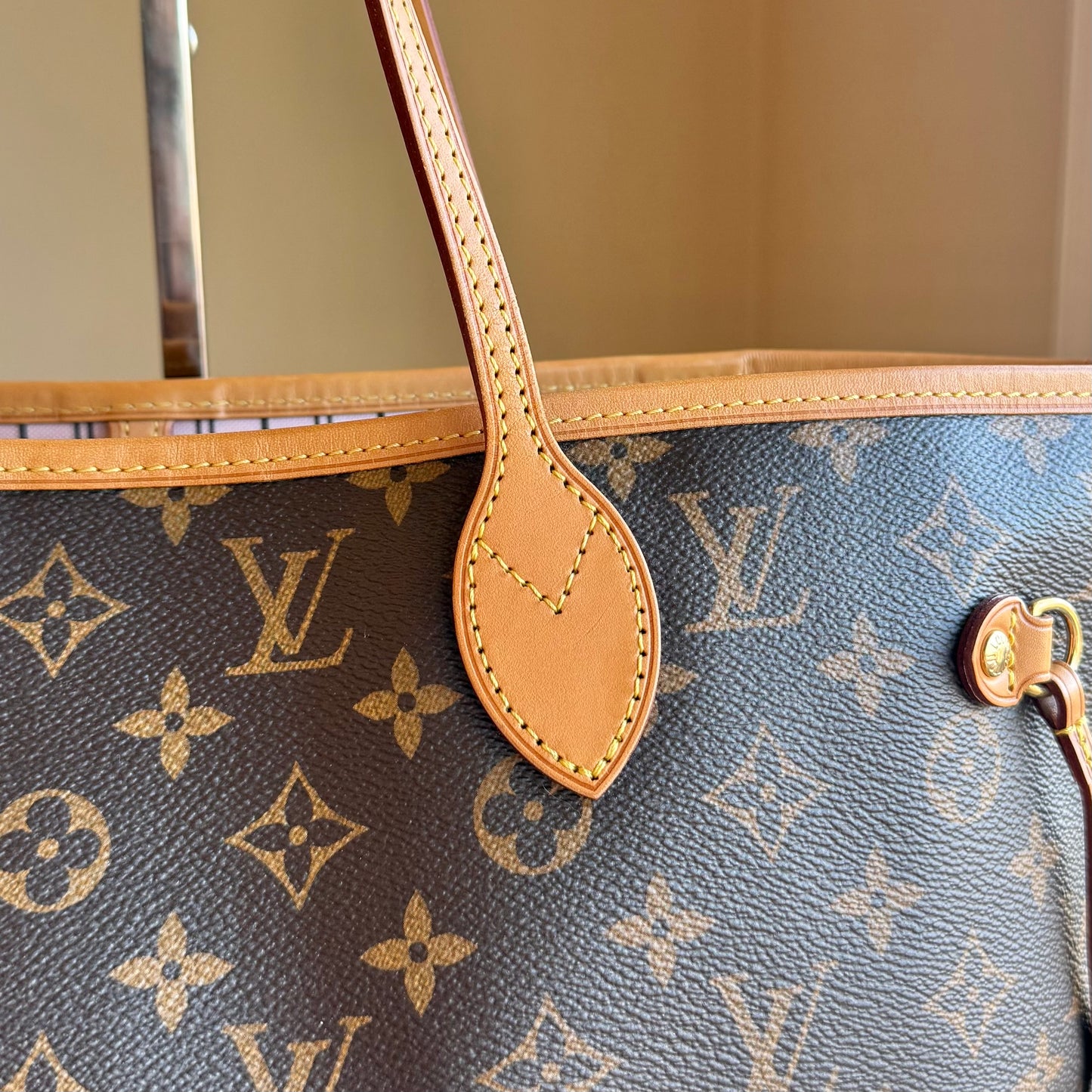 Monogram Neverfull MM - Rose Ballerine Interior