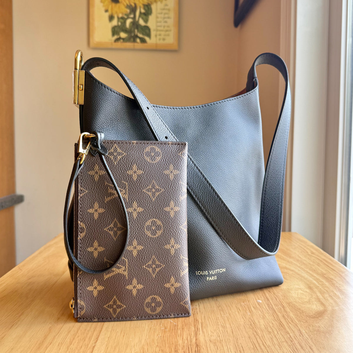 Black Low Key Hobo PM (Brand New)