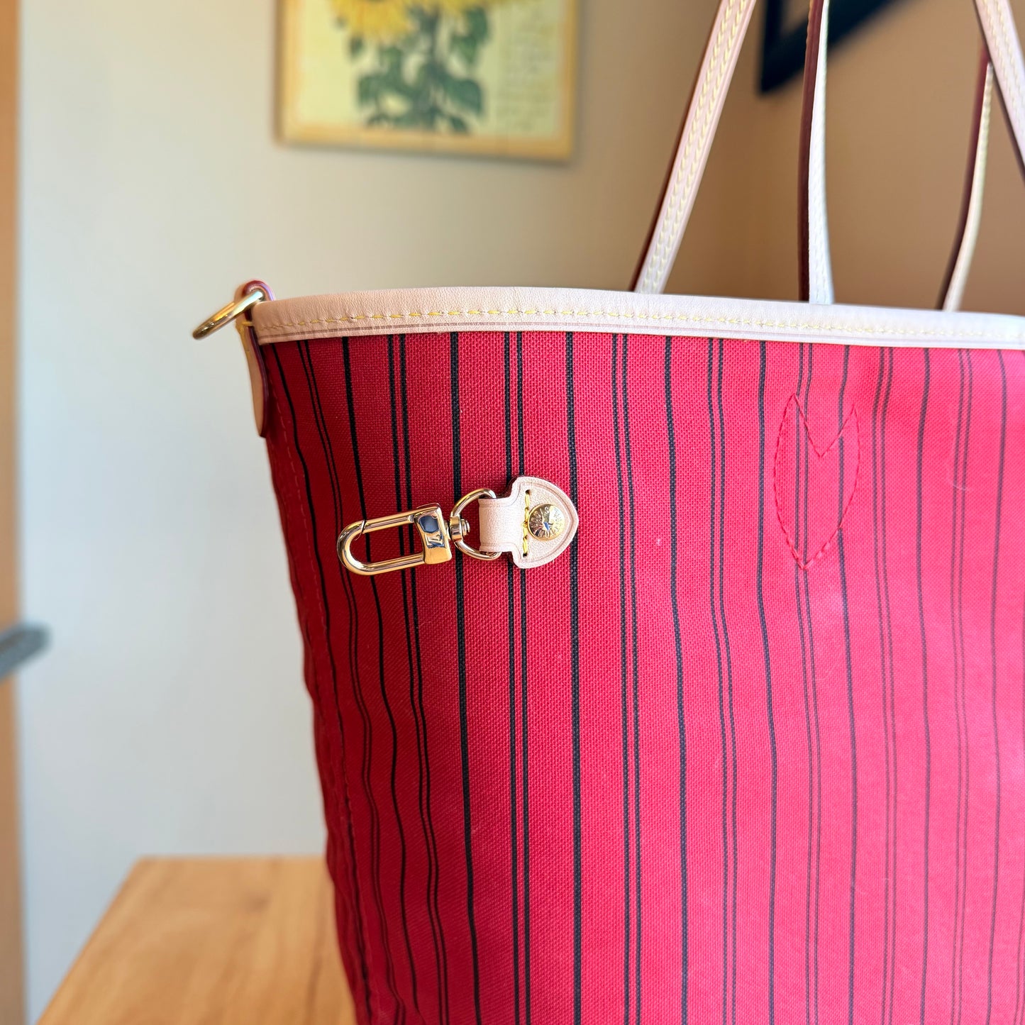 Monogram Neverfull Bandouliere Inside Out MM - Rogue Sari Interior
