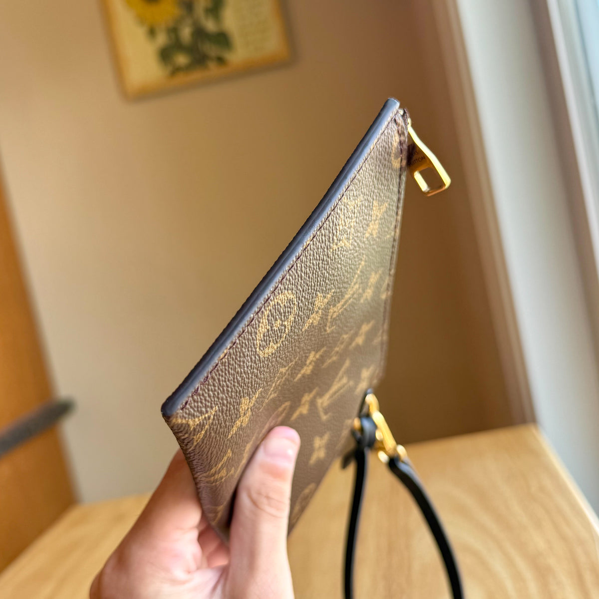 Black Low Key Hobo PM (Brand New)