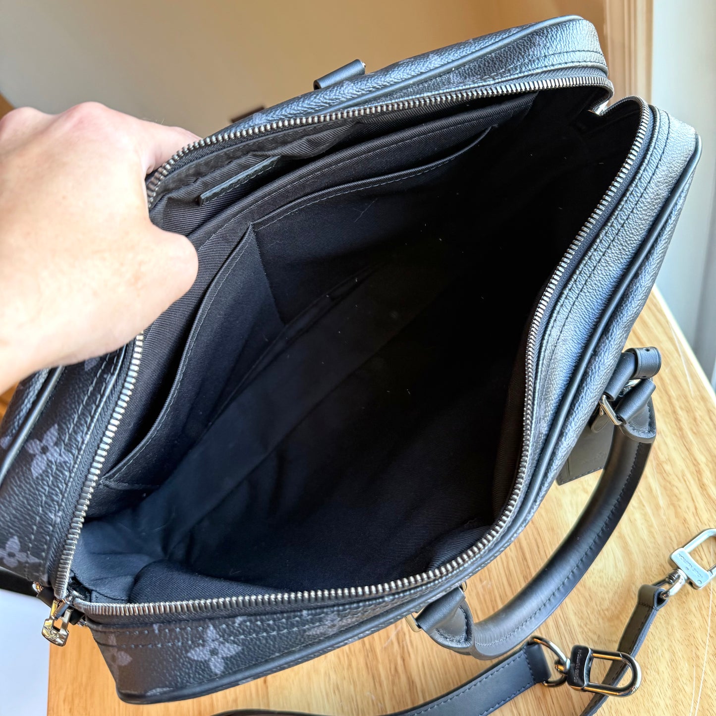Monogram Eclipse Porte Documents Voyage PM